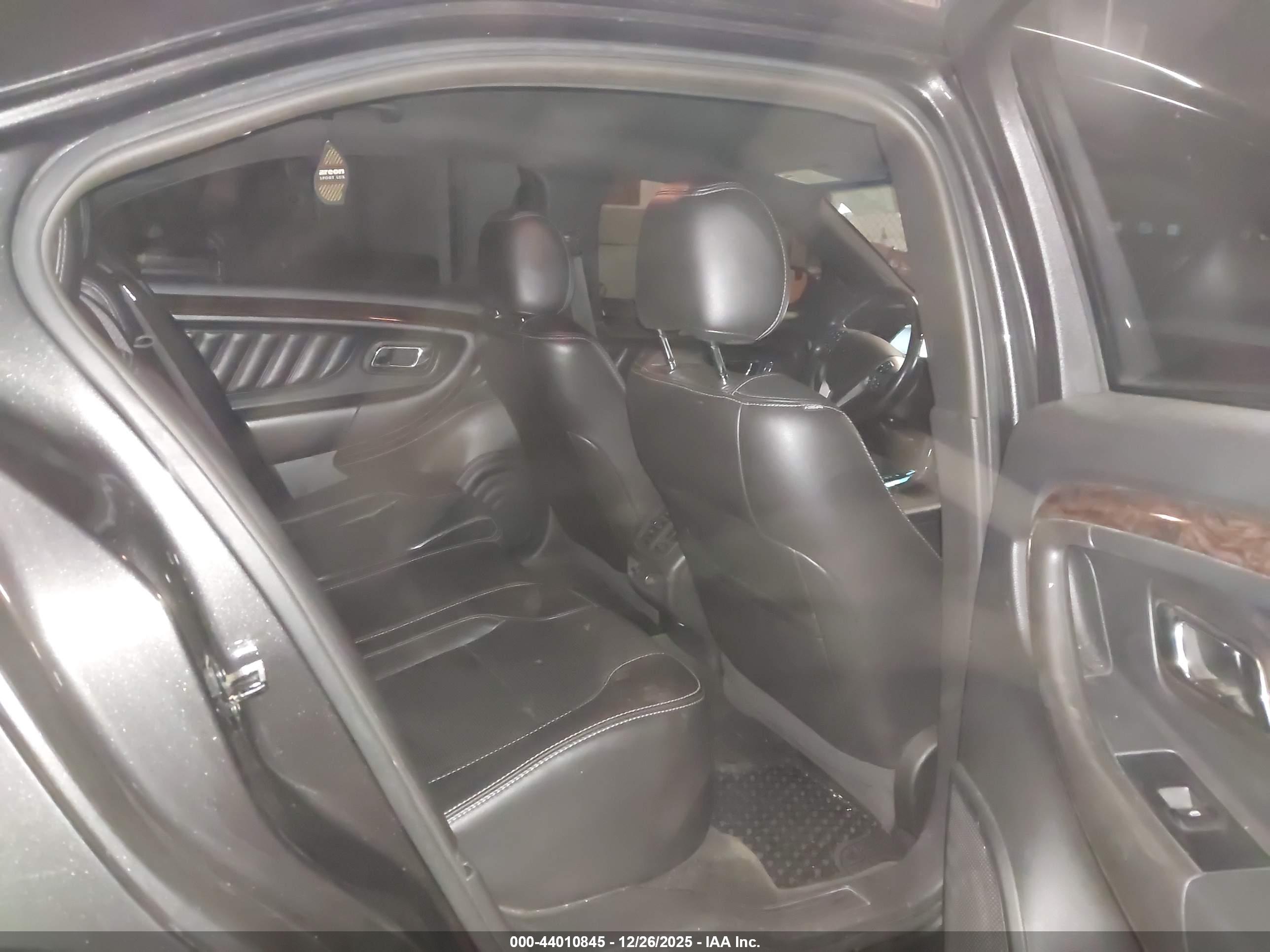 FORD TAURUS image 8