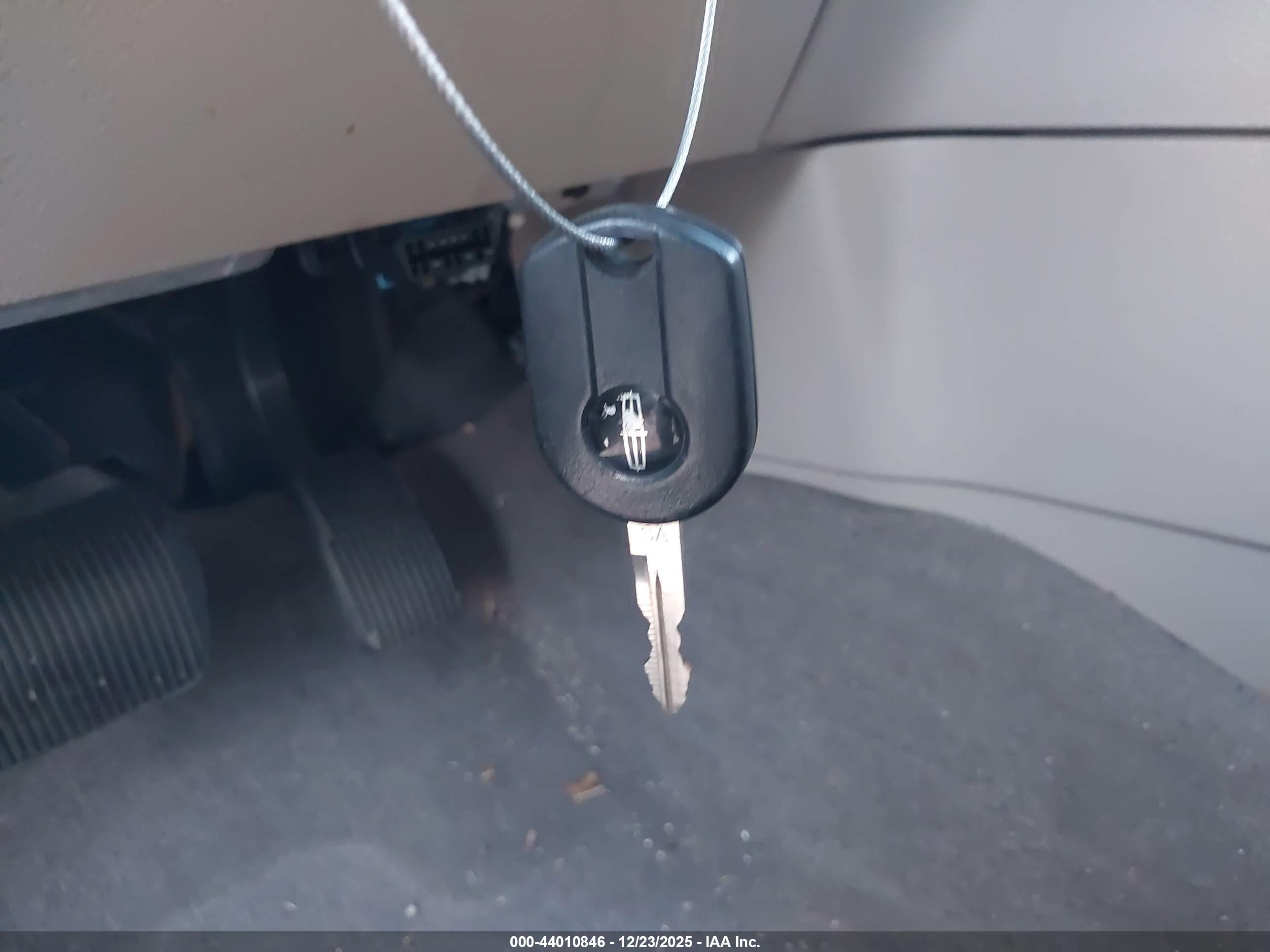 LINCOLN NAVIGATOR image 11