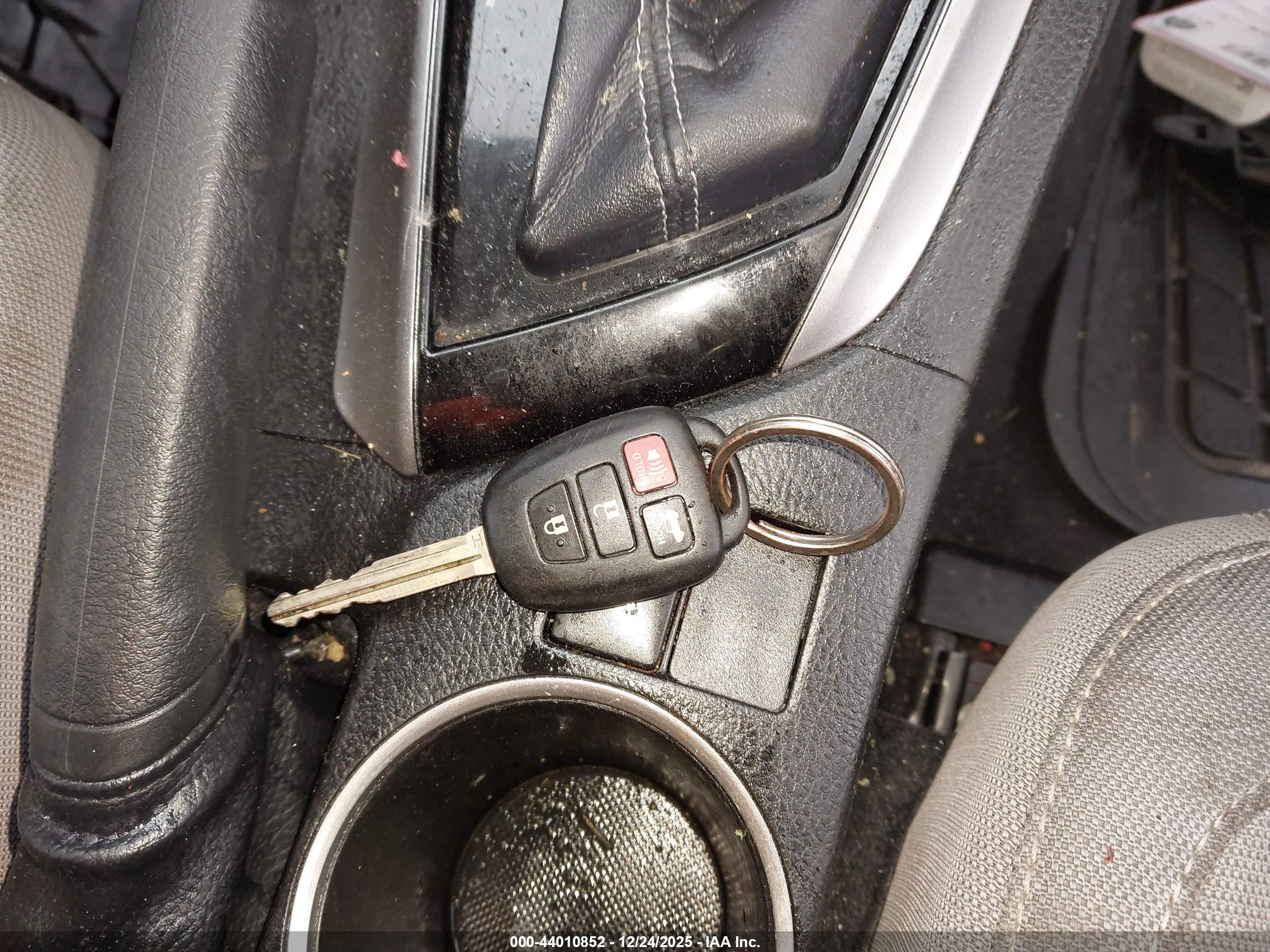 TOYOTA COROLLA image 11