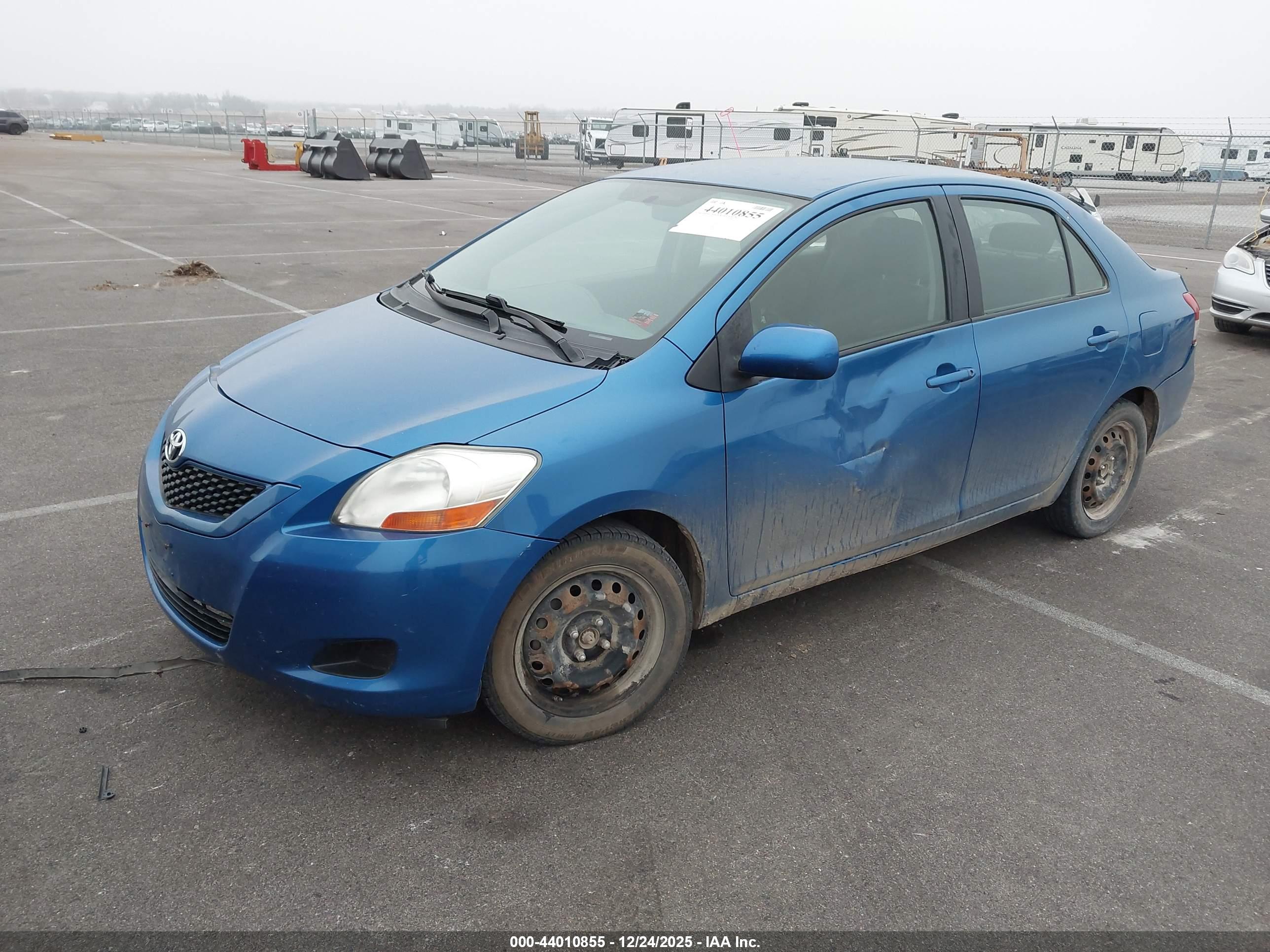 TOYOTA YARIS image 2