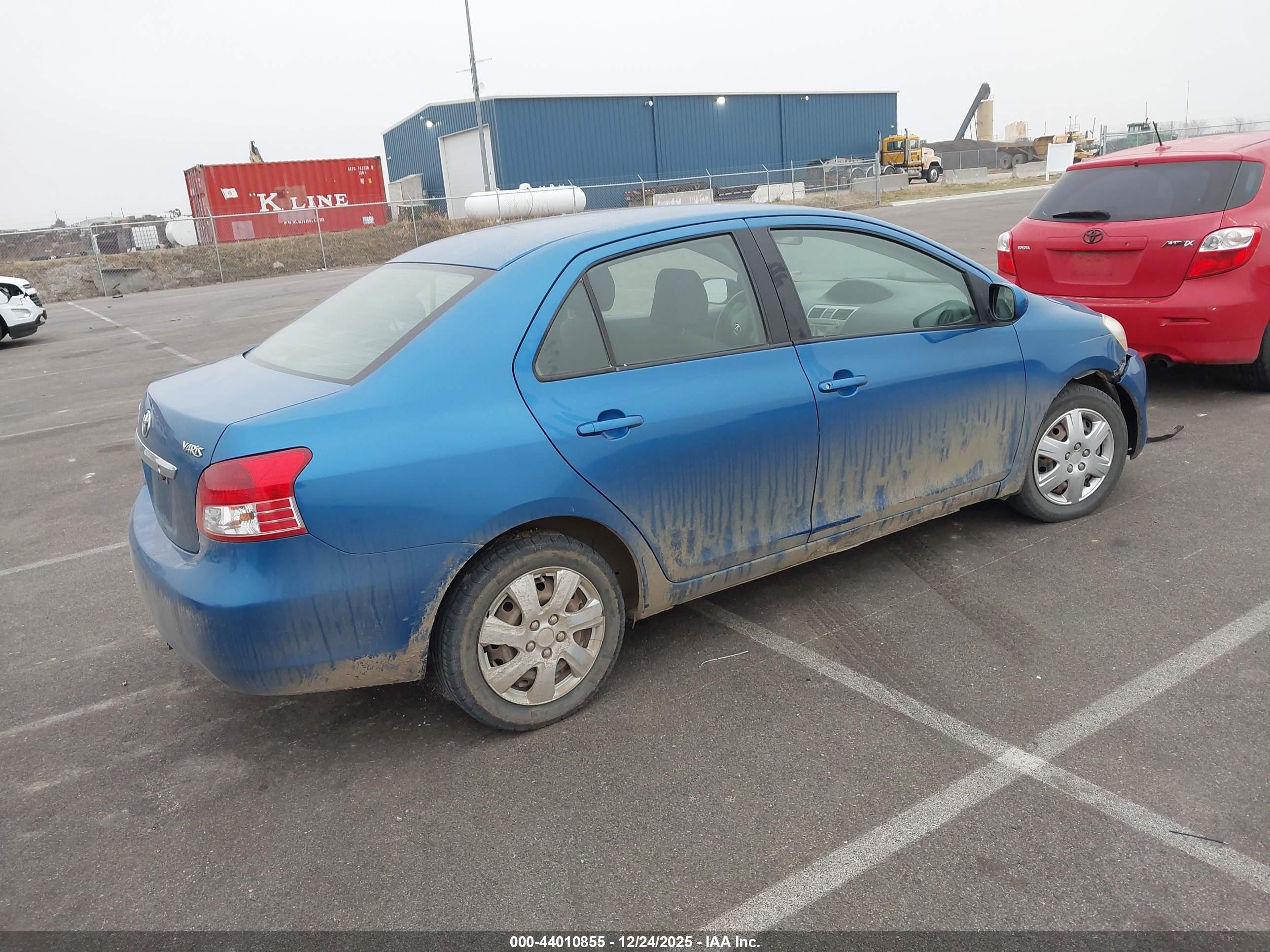 TOYOTA YARIS image 4
