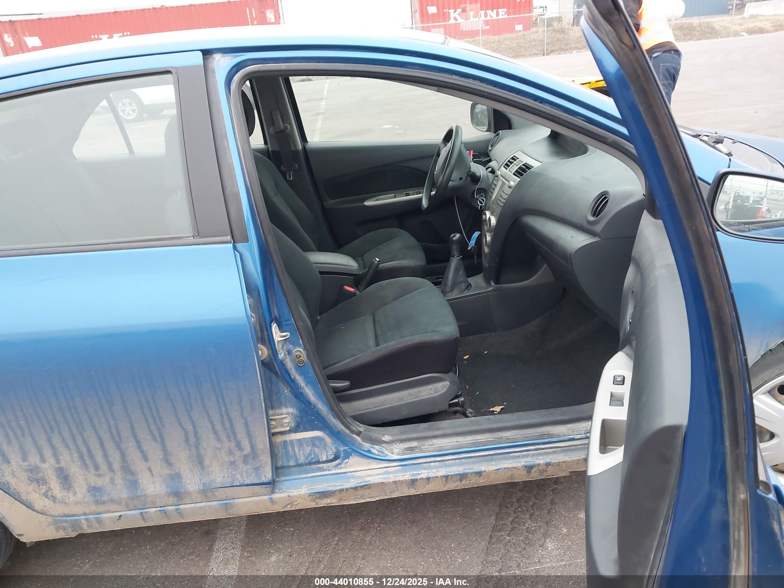 TOYOTA YARIS image 5