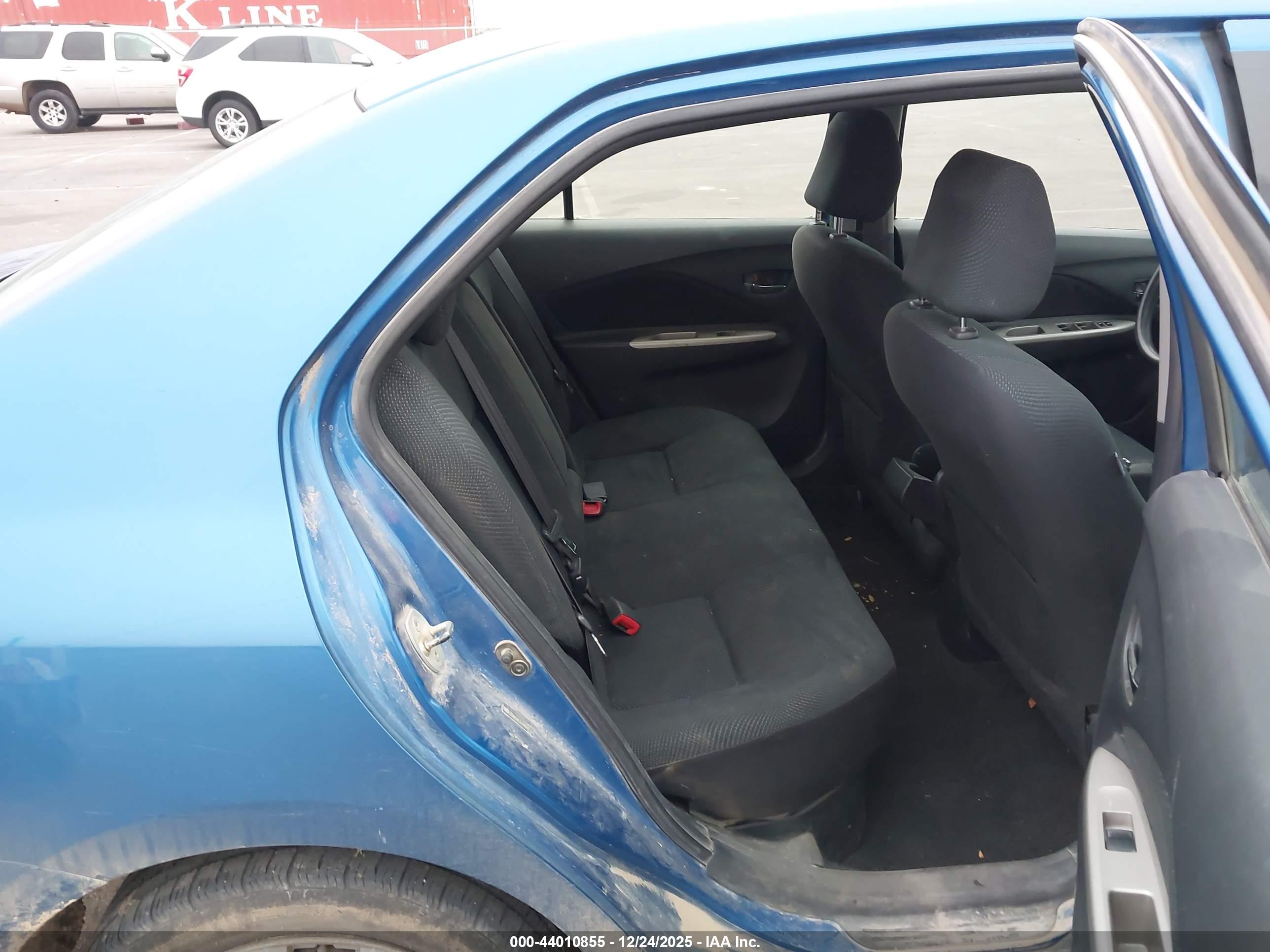 TOYOTA YARIS image 8