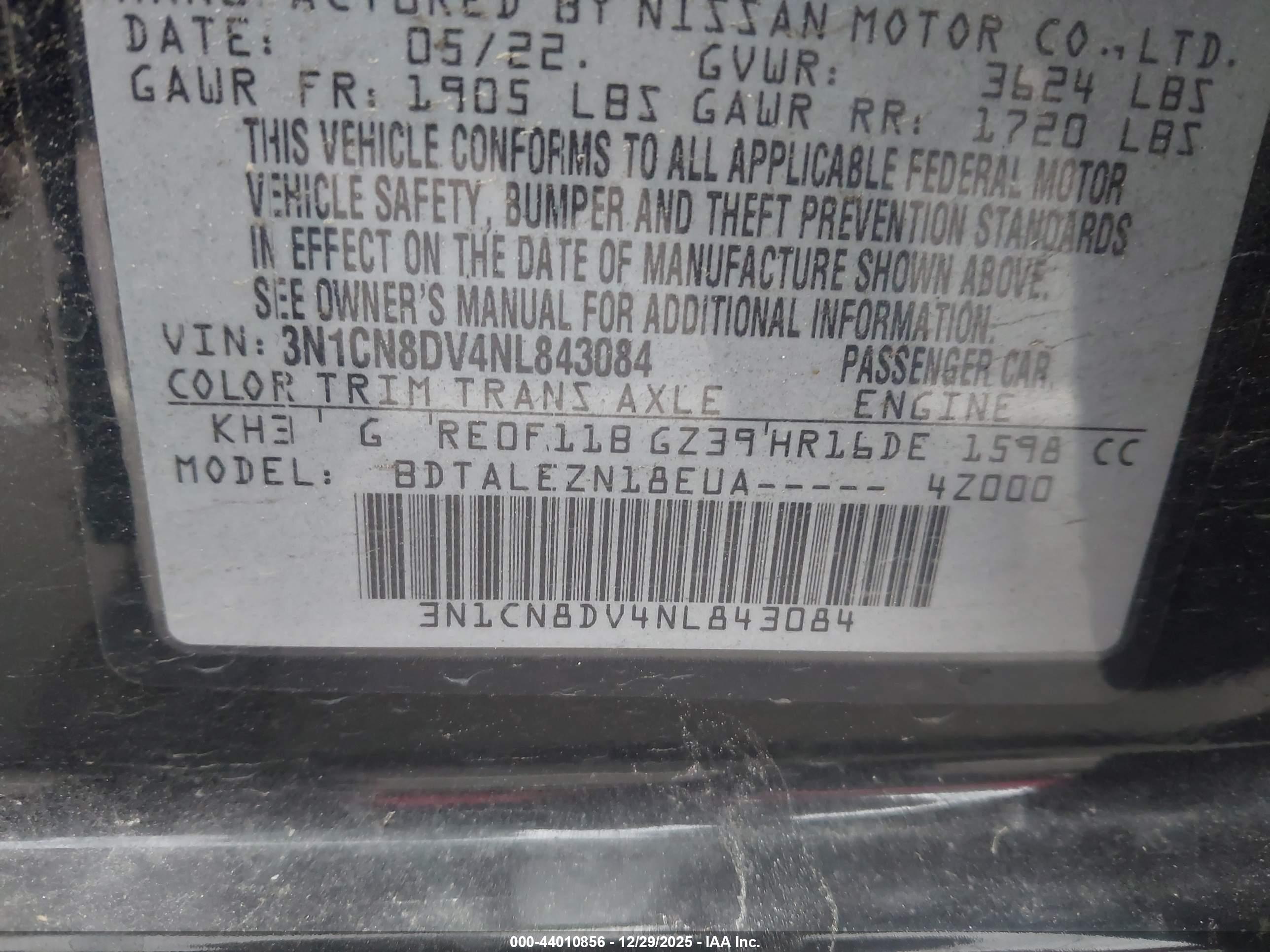 NISSAN VERSA image 9