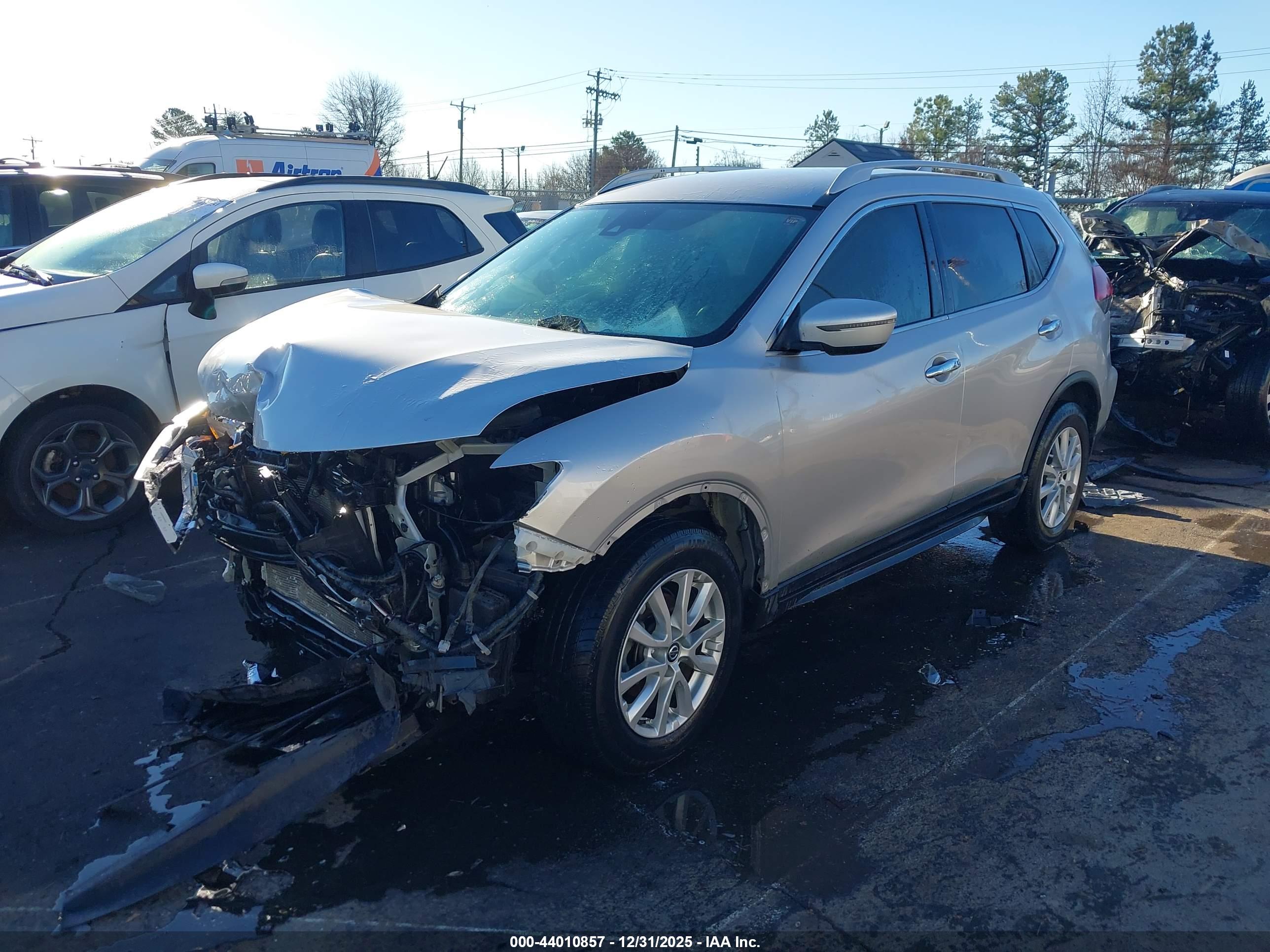 NISSAN ROGUE image 2