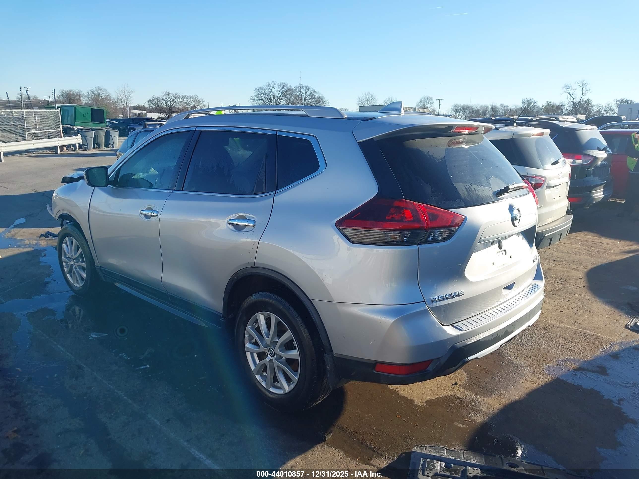 NISSAN ROGUE image 3