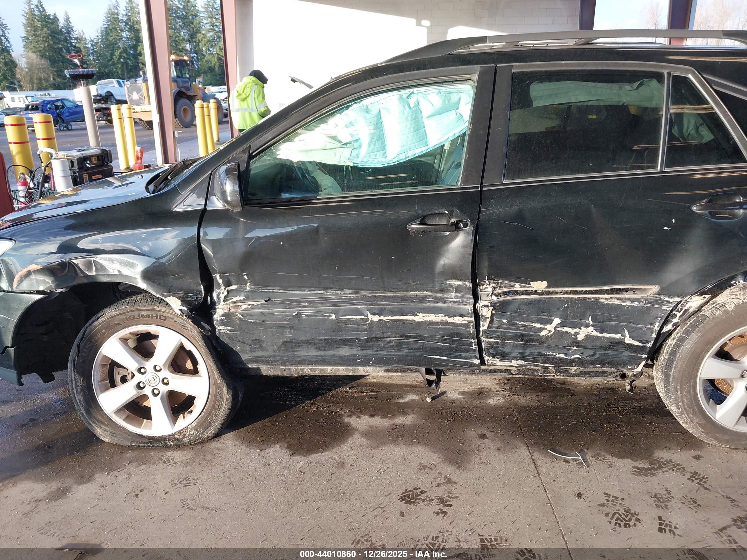 LEXUS RX image 6
