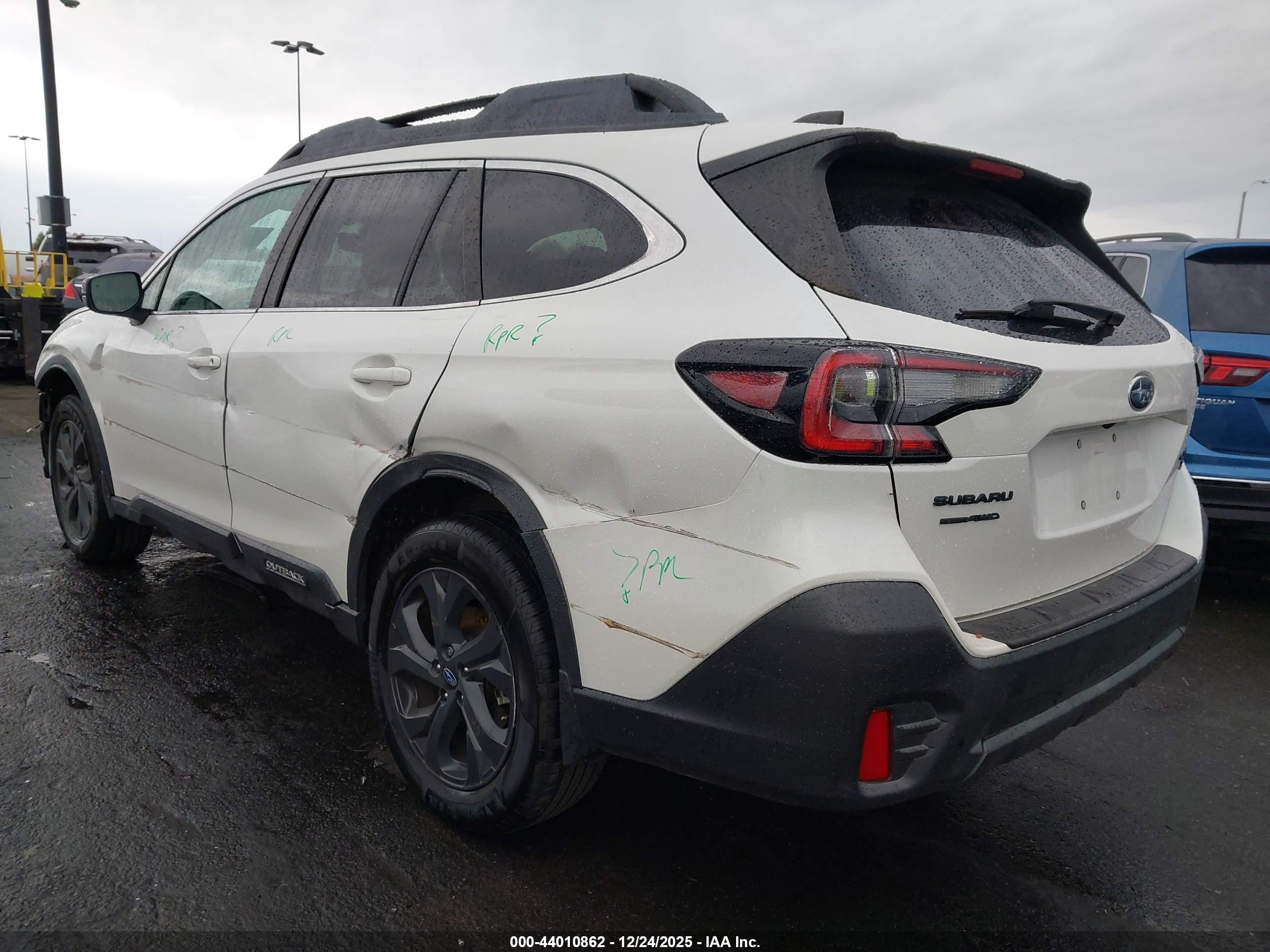 SUBARU OUTBACK image 3