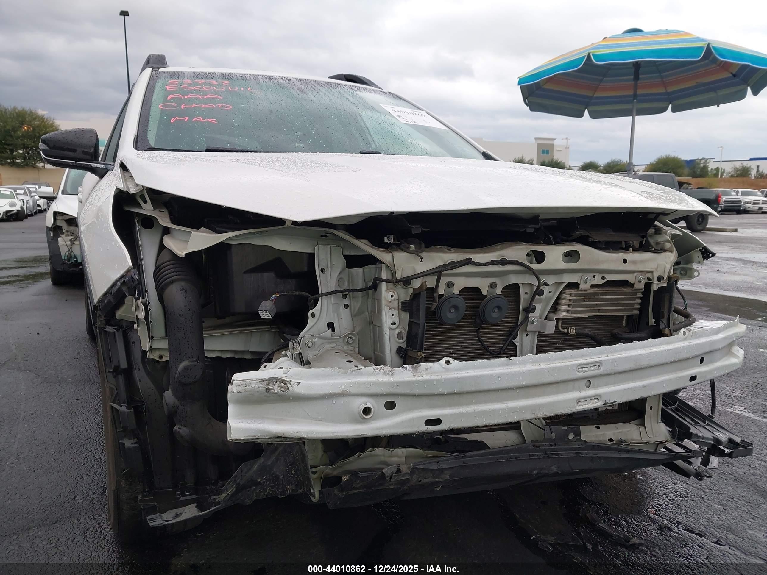 SUBARU OUTBACK image 6