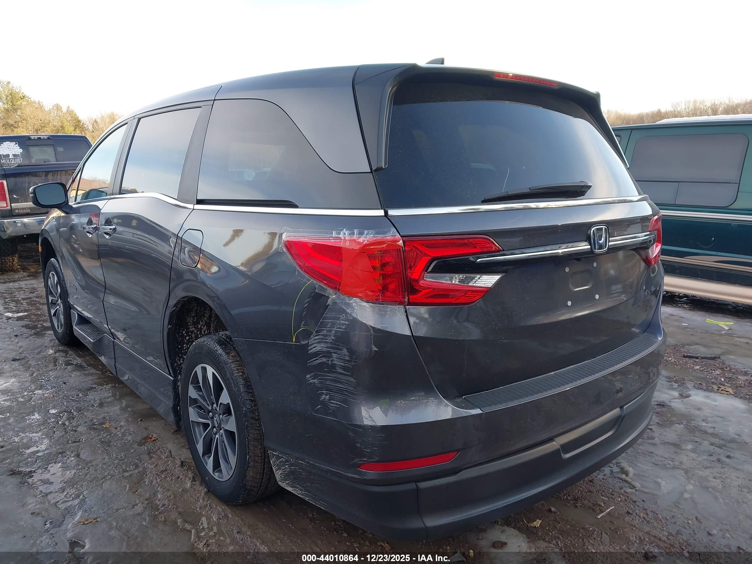 HONDA ODYSSEY image 3