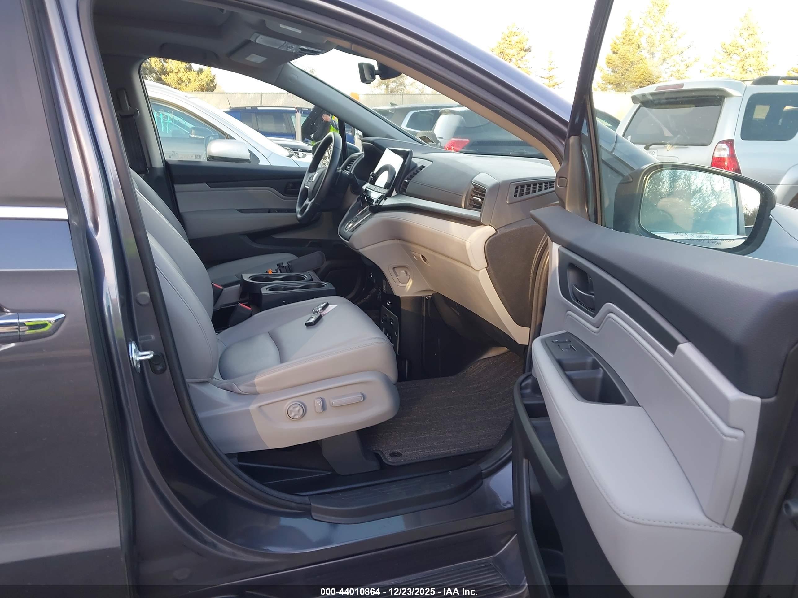 HONDA ODYSSEY image 5