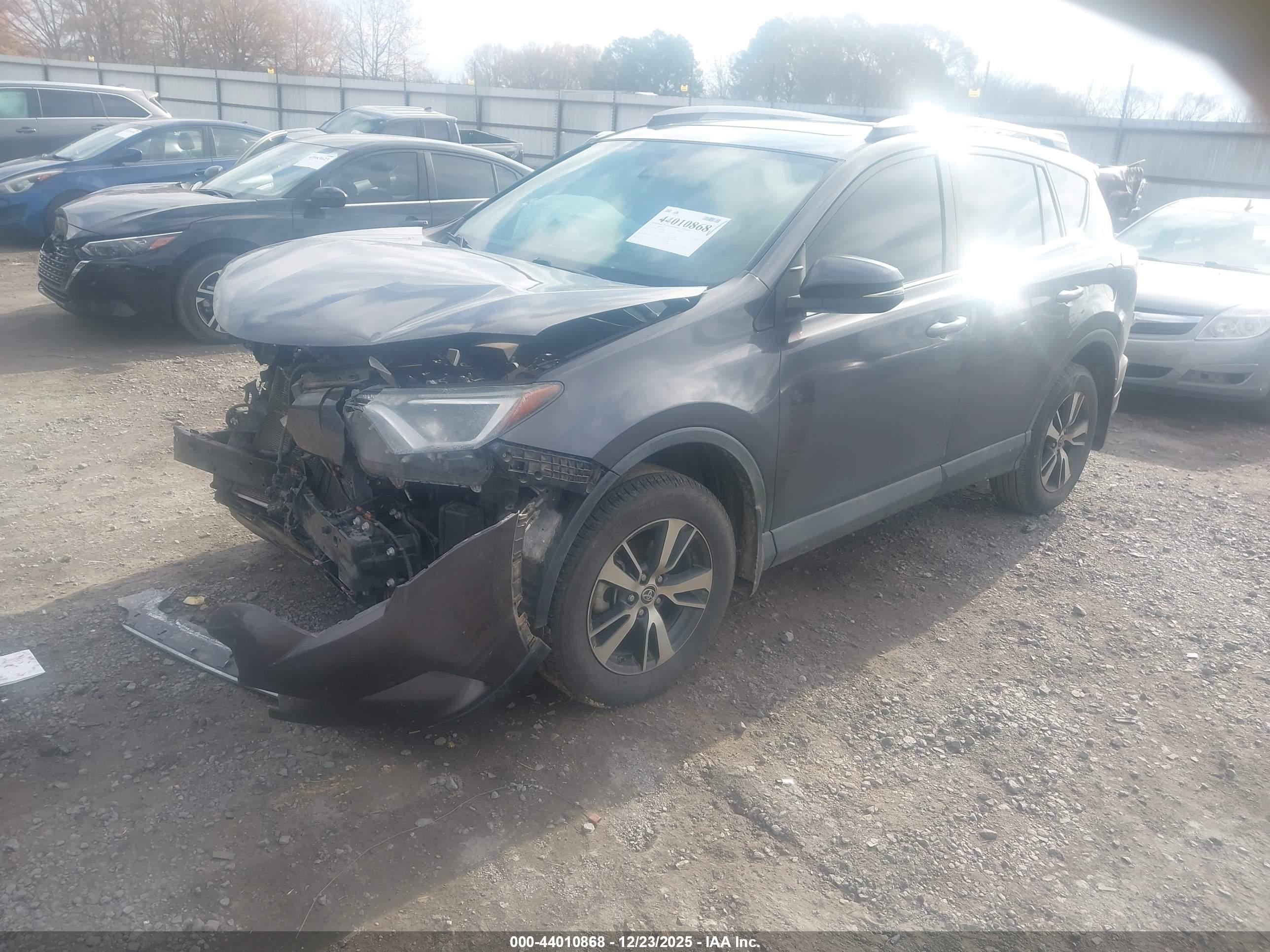 TOYOTA RAV4 image 2
