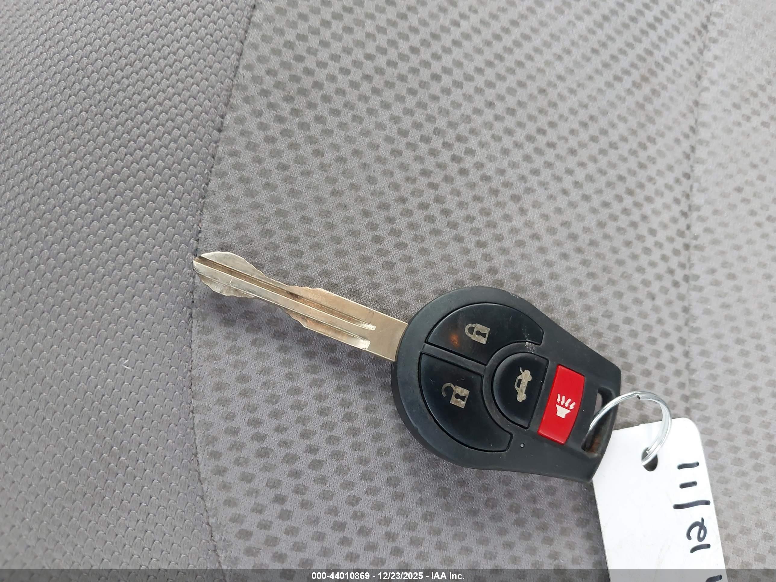 NISSAN ROGUE image 11