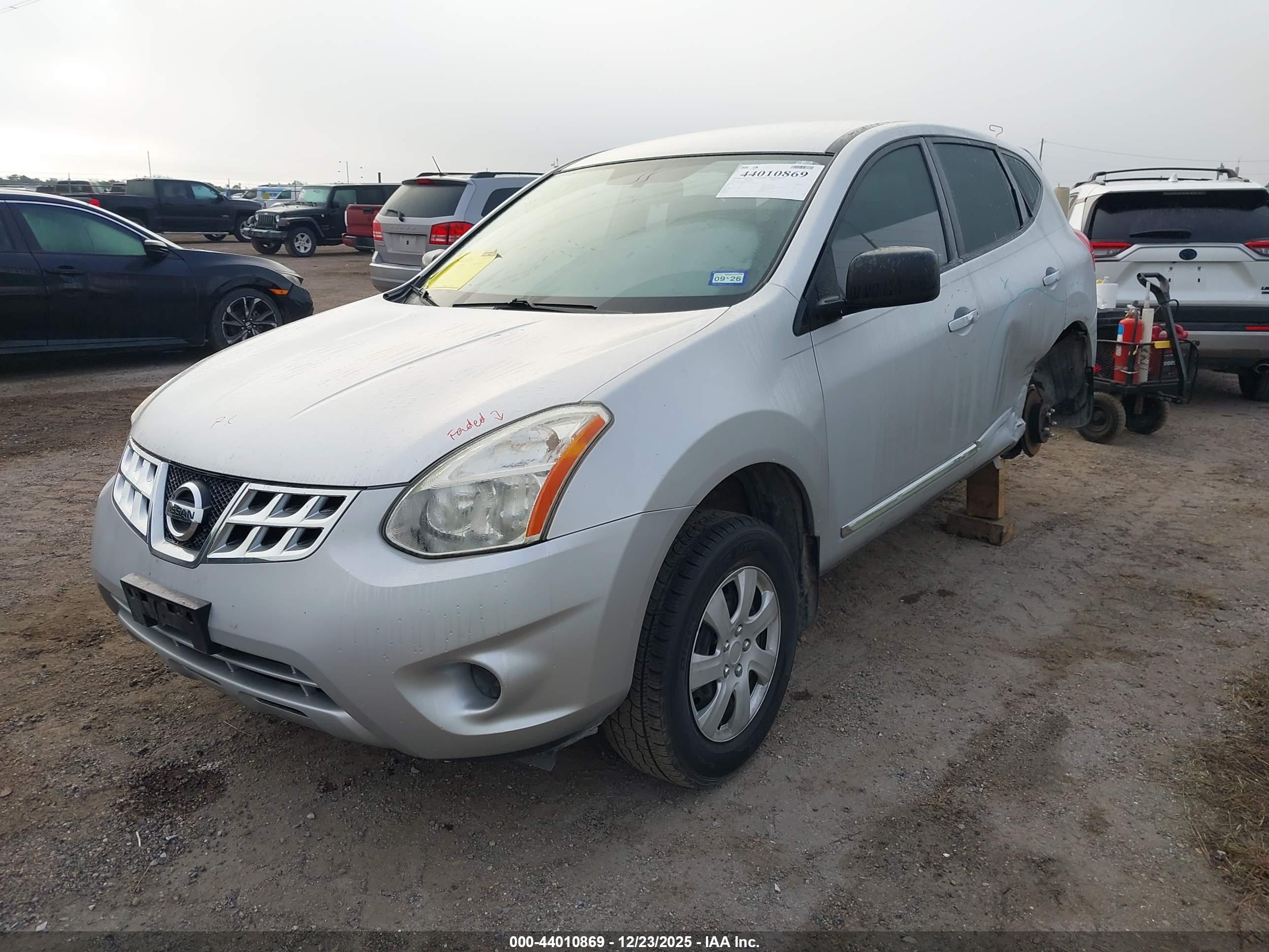 NISSAN ROGUE image 2