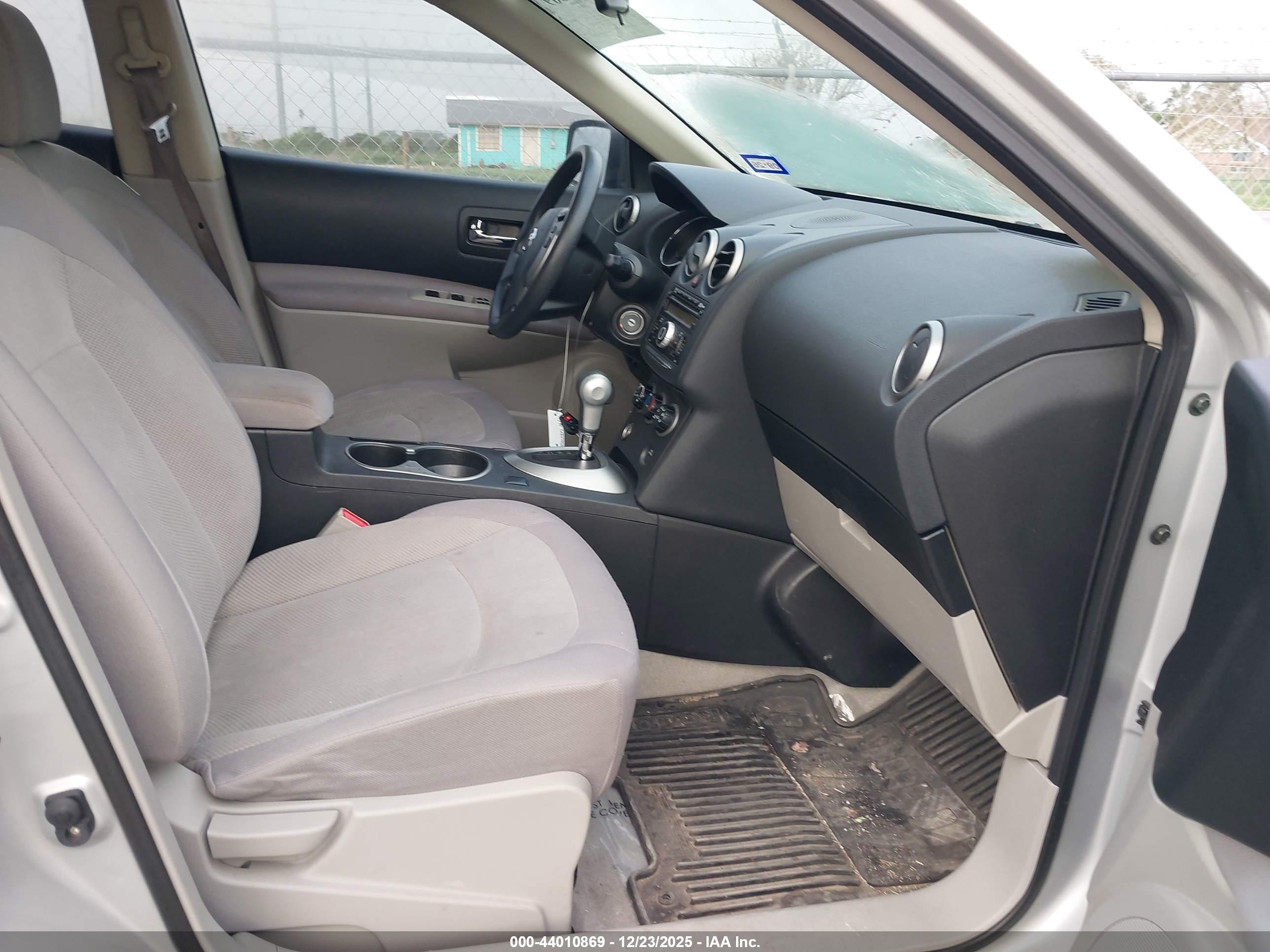 NISSAN ROGUE image 5