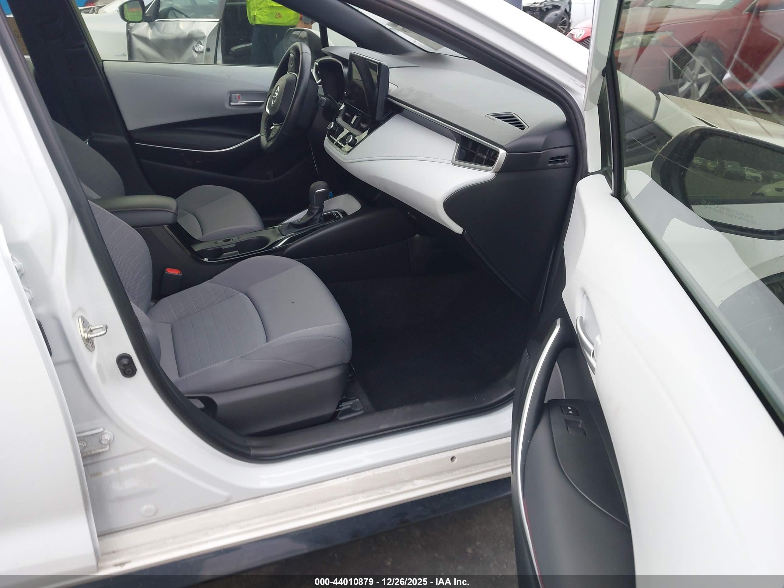 TOYOTA COROLLA image 5