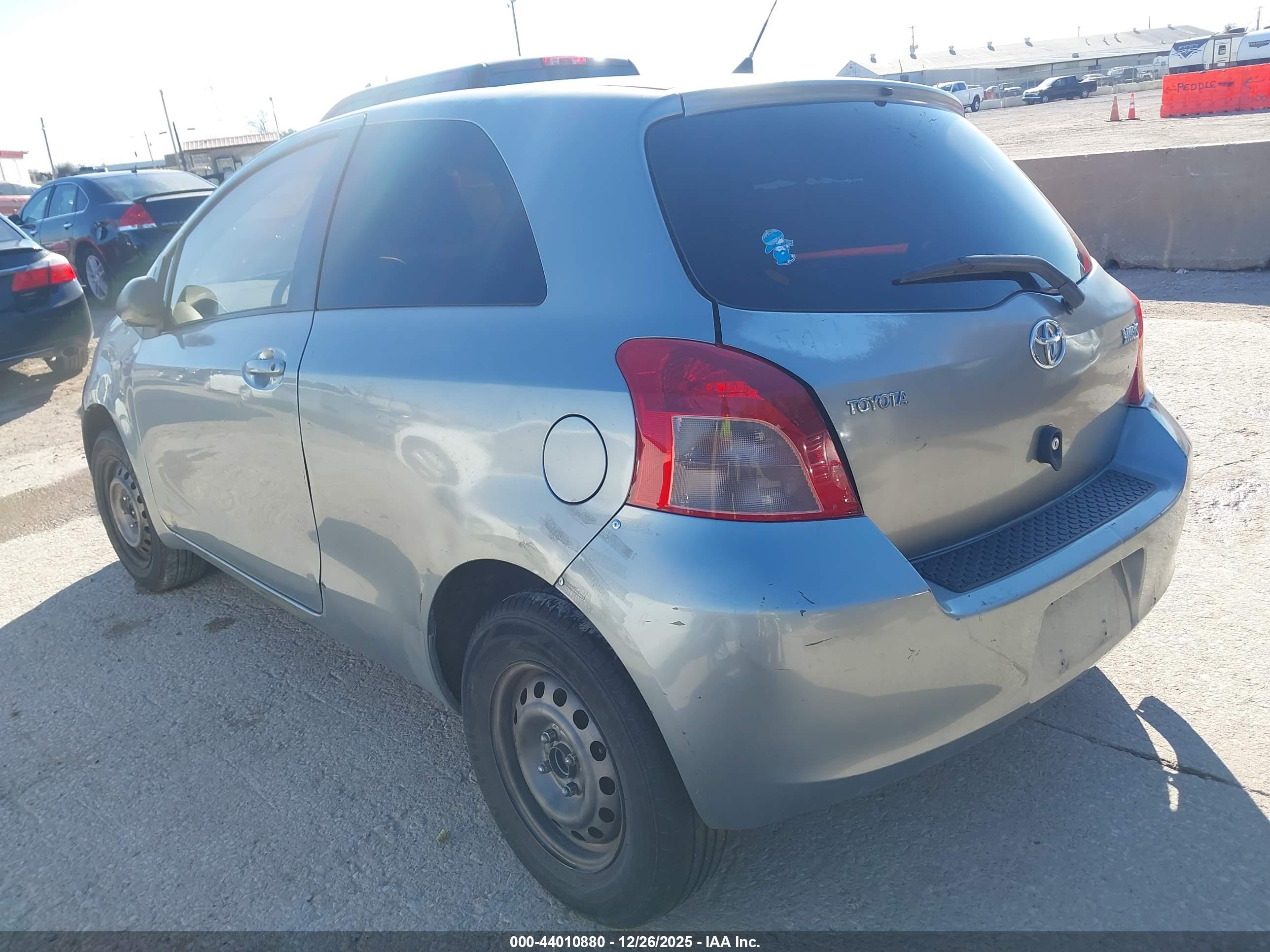 TOYOTA YARIS image 3