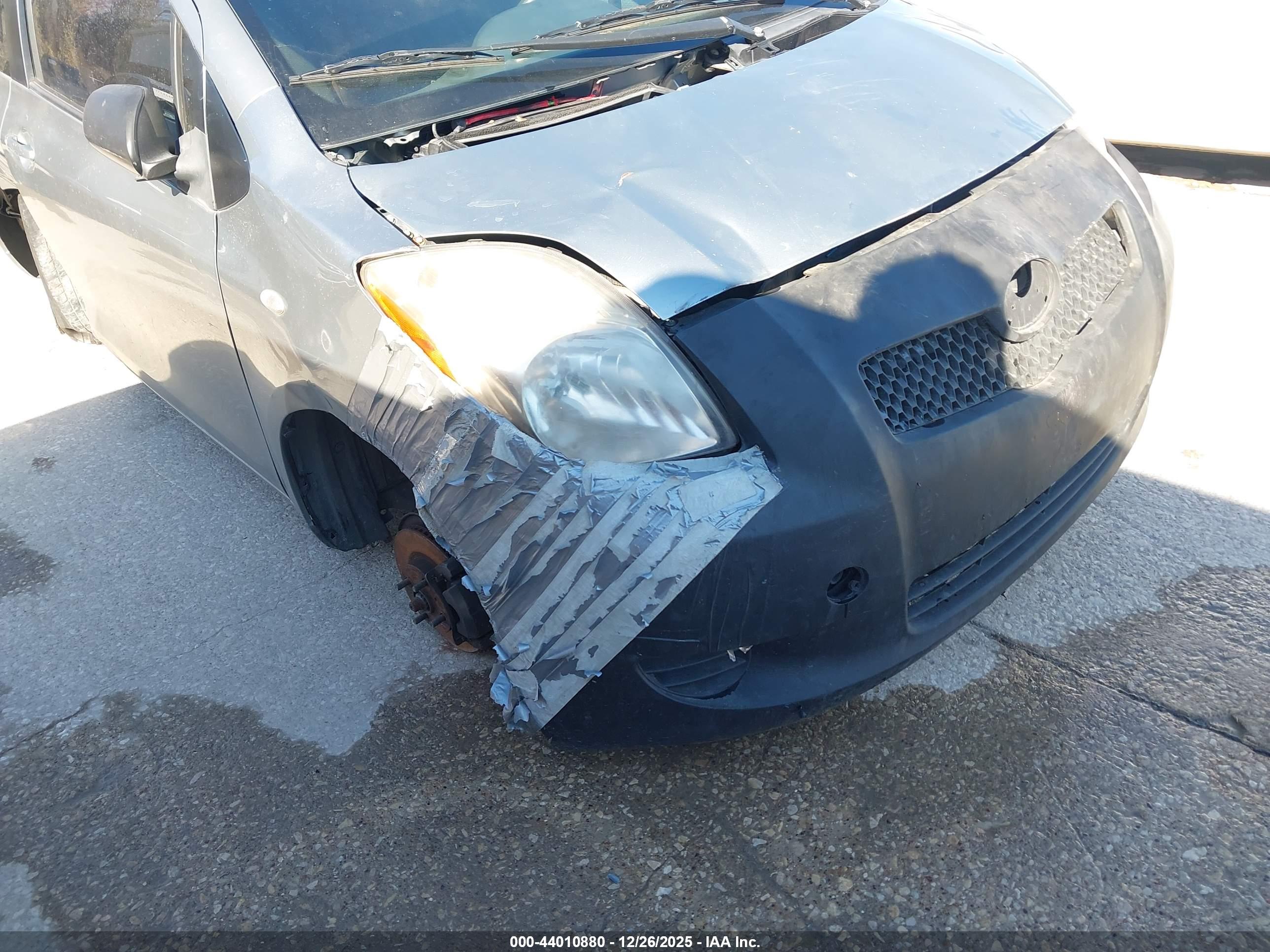 TOYOTA YARIS image 6