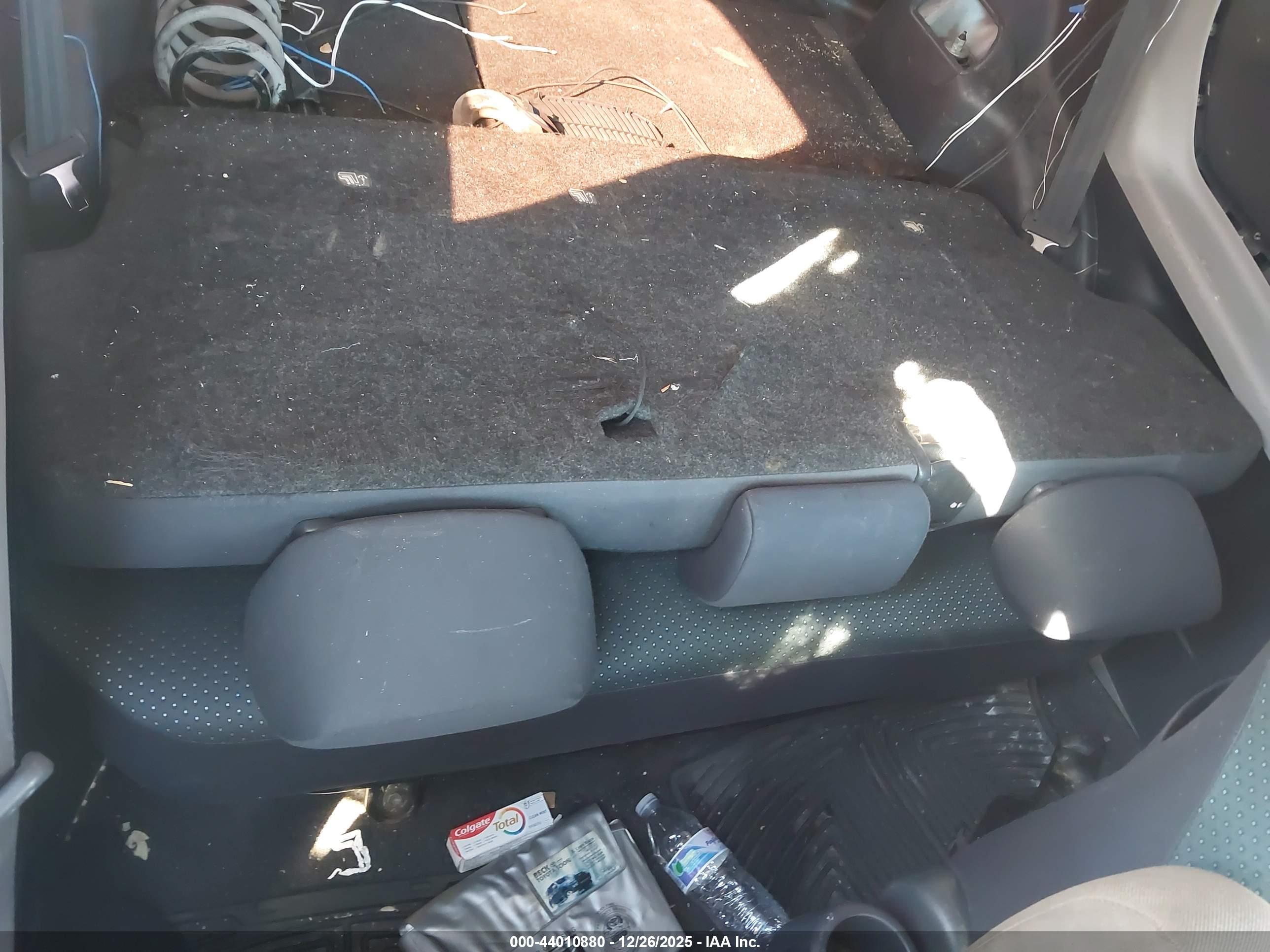 TOYOTA YARIS image 8