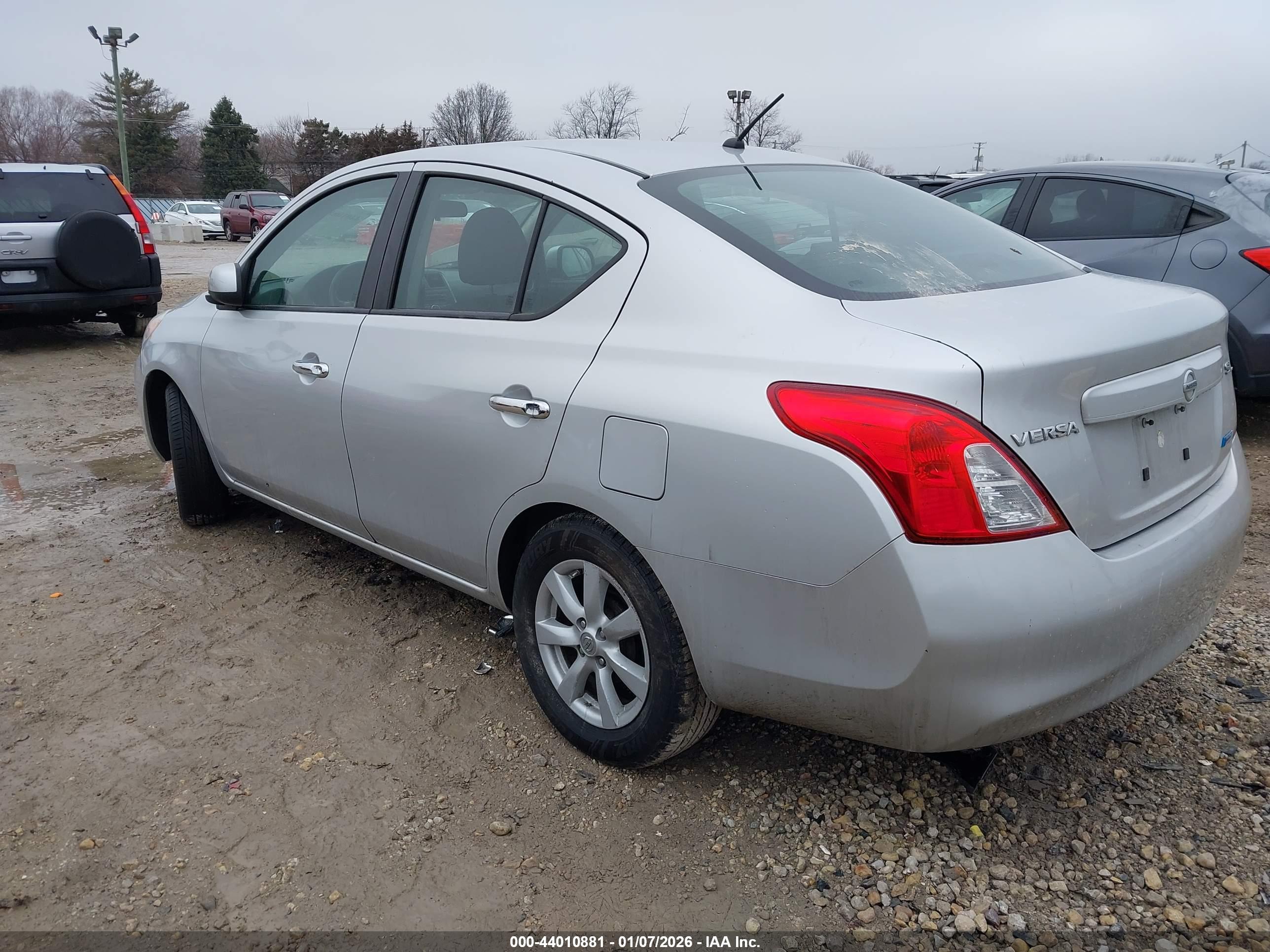 NISSAN VERSA image 3