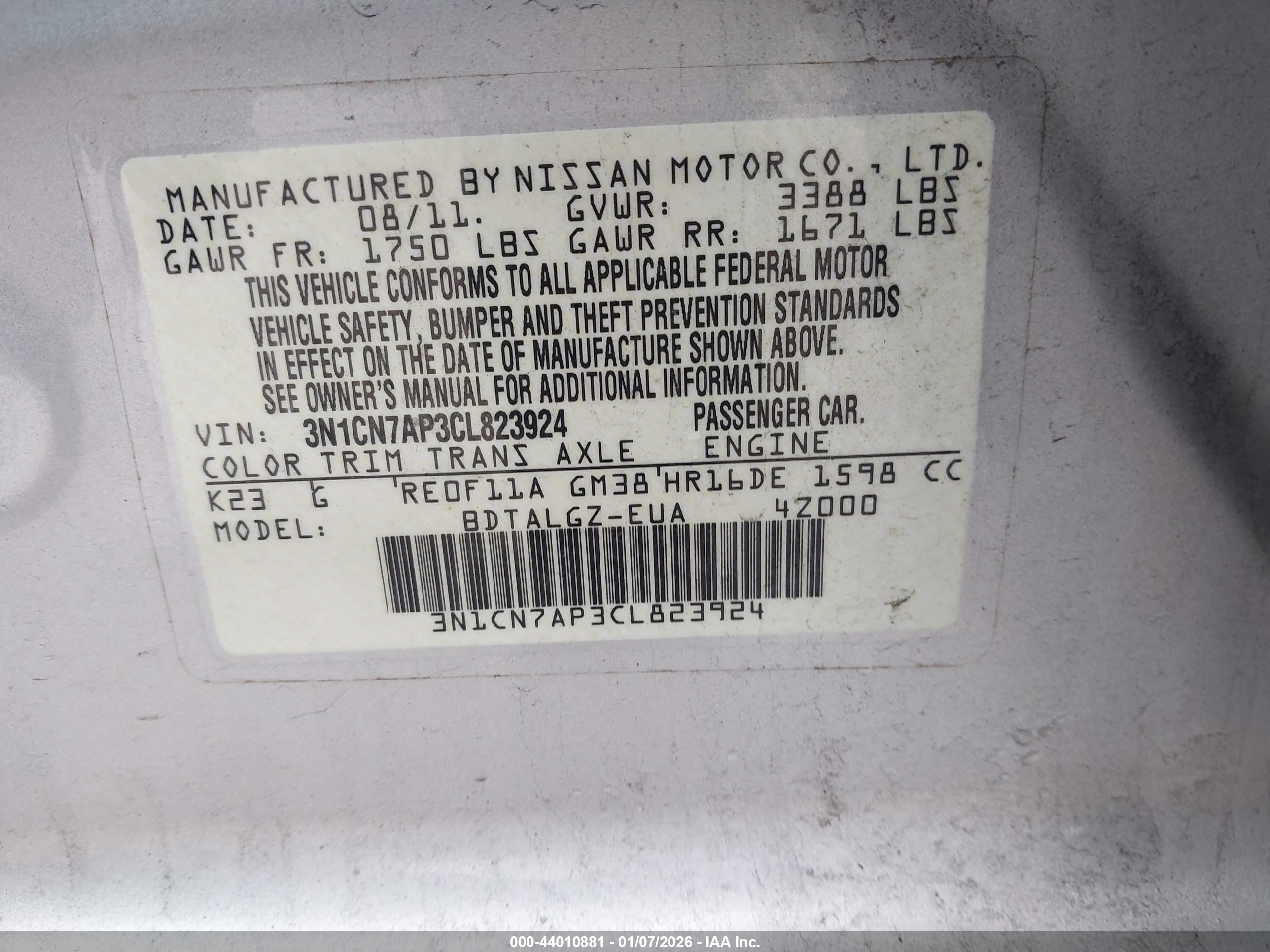 NISSAN VERSA image 9