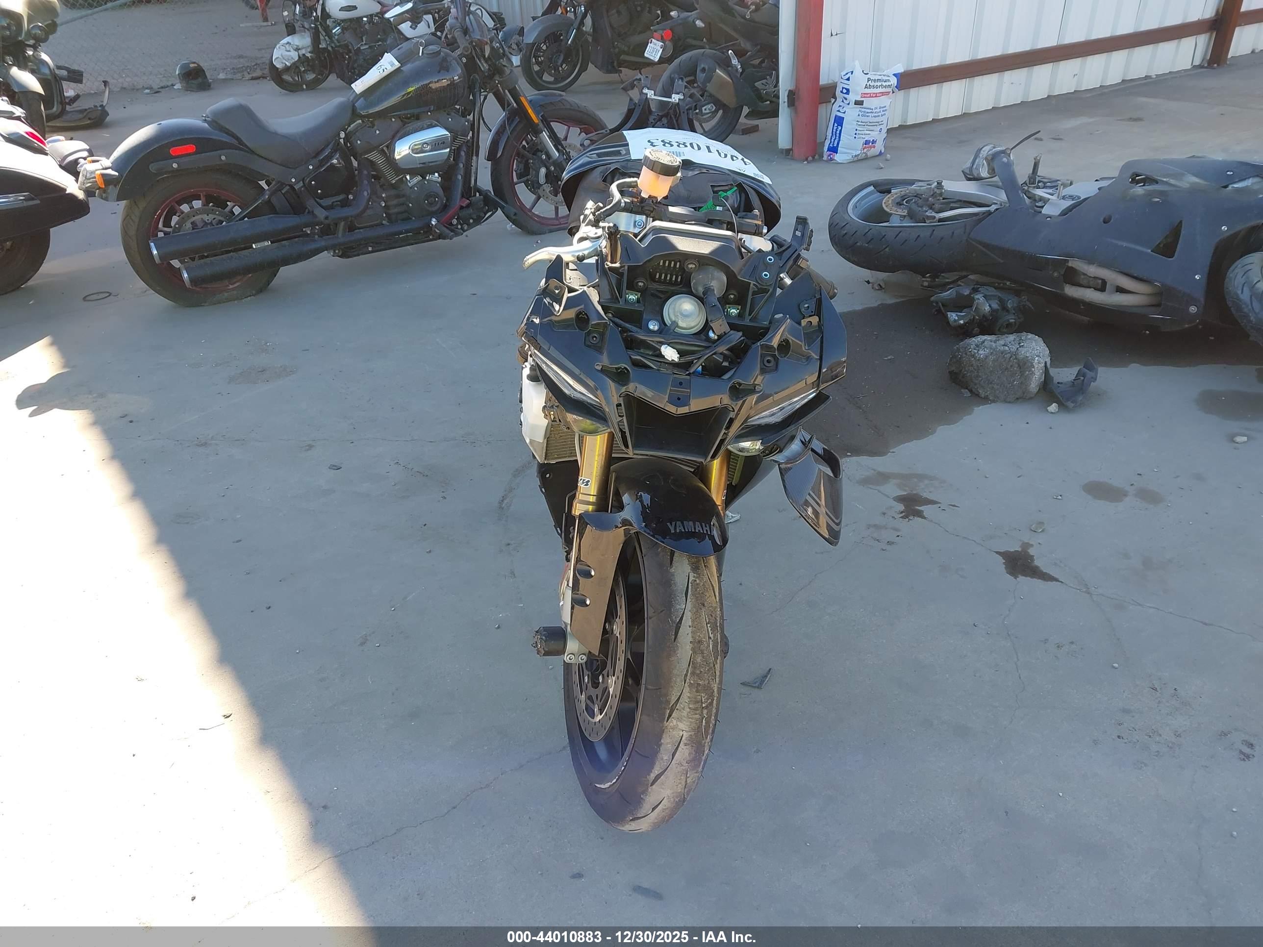 YAMAHA YZF1000 image 5