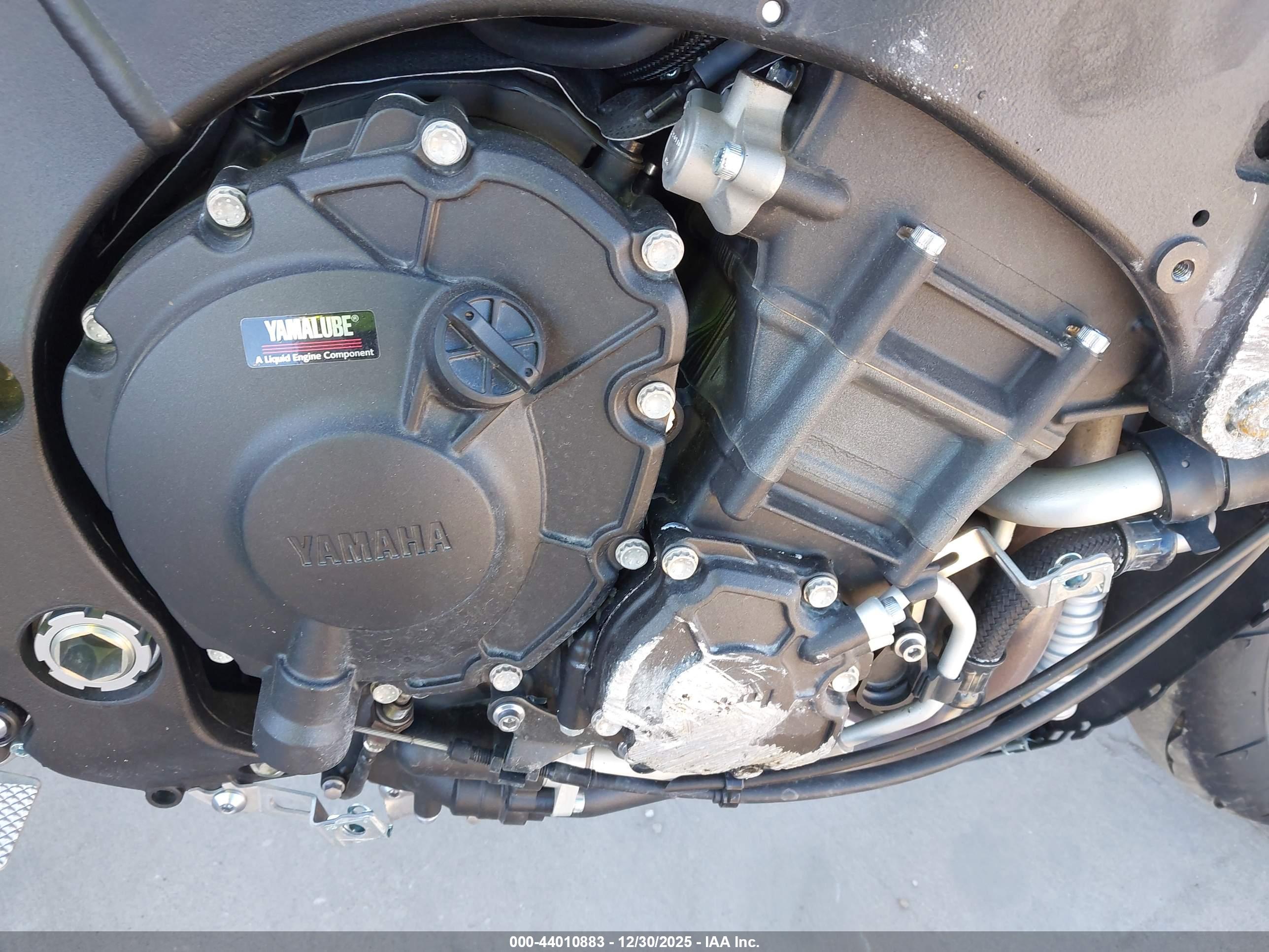 YAMAHA YZF1000 image 8