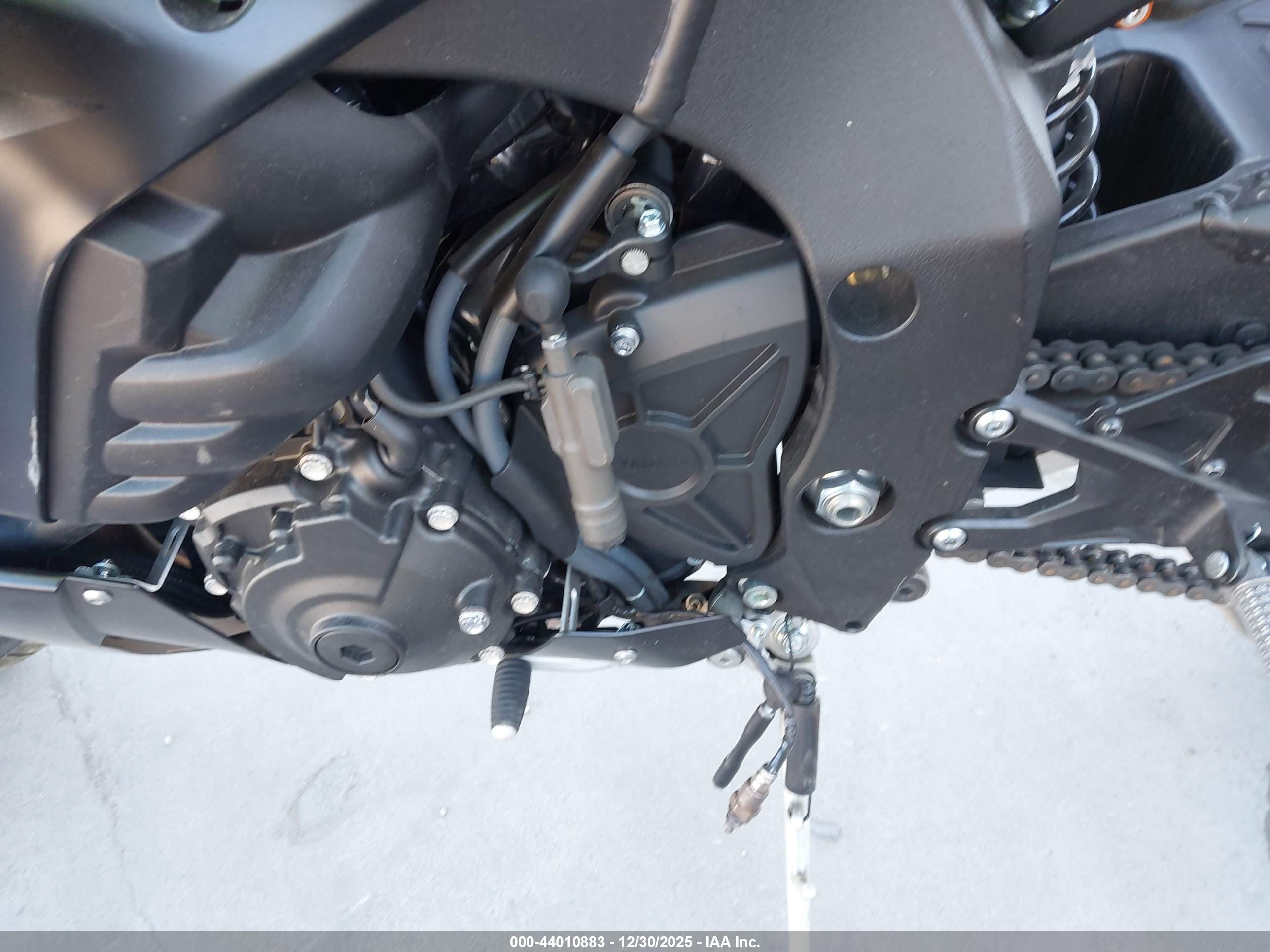 YAMAHA YZF1000 image 9