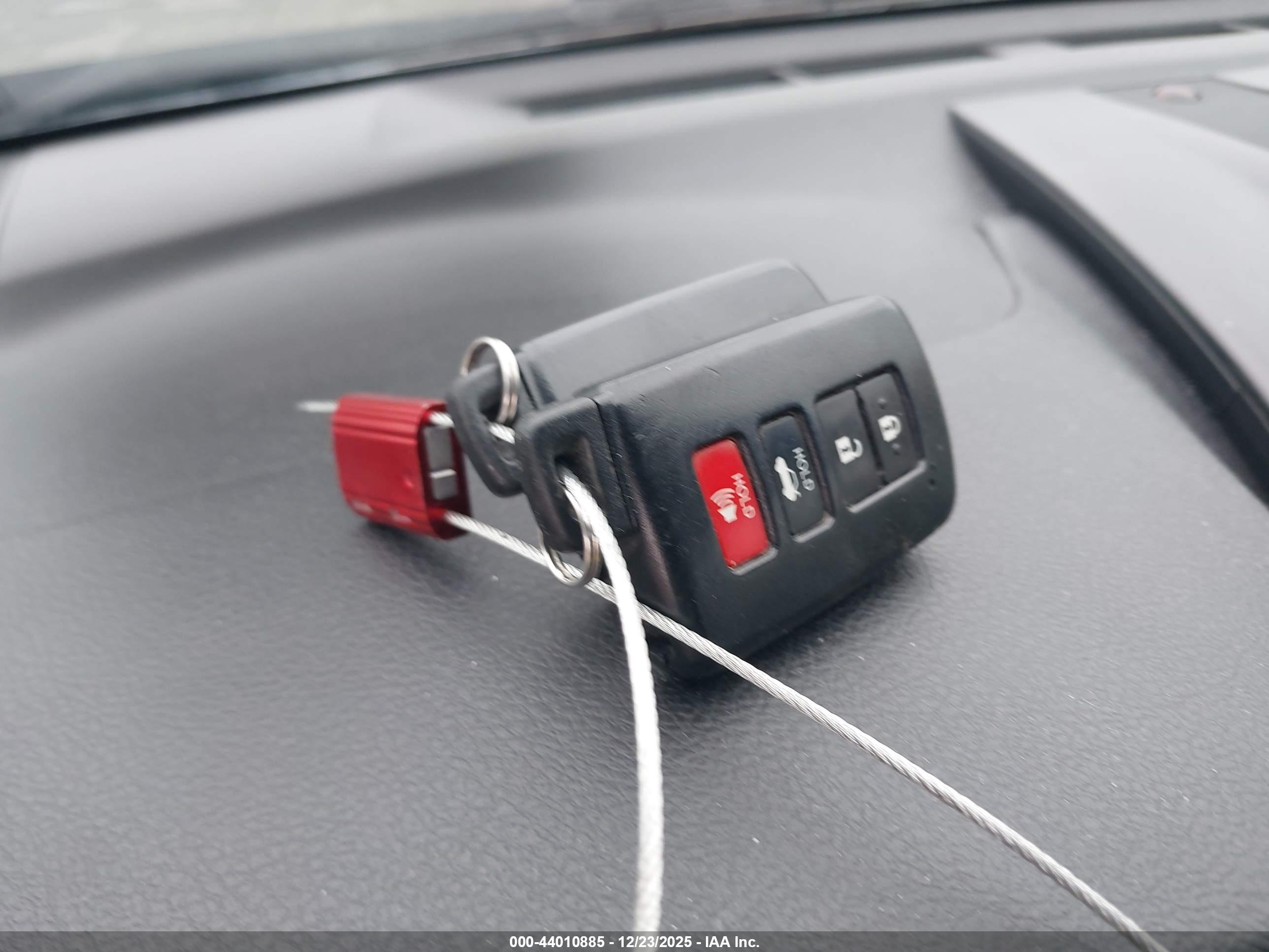 TOYOTA CAMRY image 11
