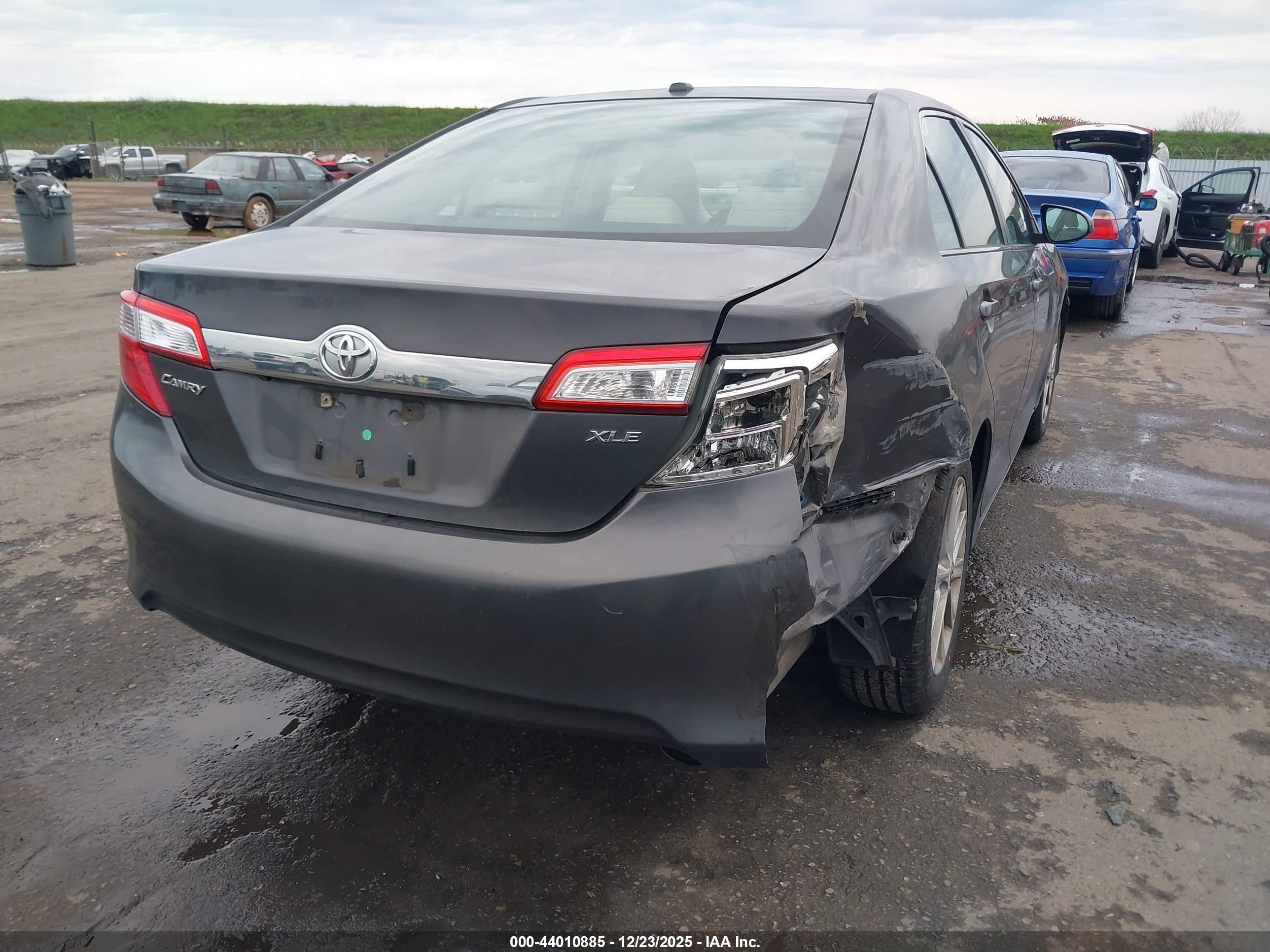 TOYOTA CAMRY image 4