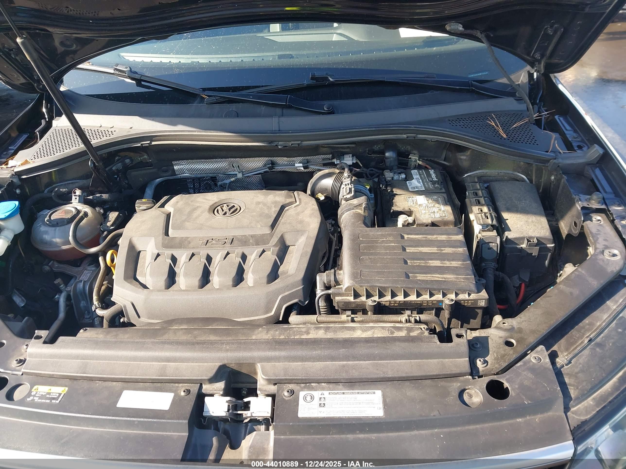 VOLKSWAGEN TIGUAN image 10