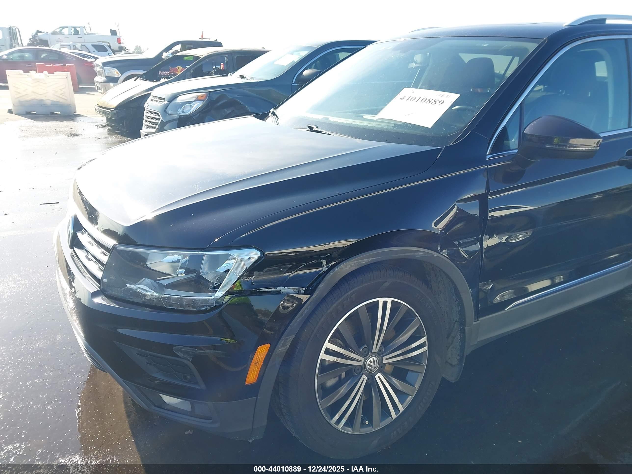 VOLKSWAGEN TIGUAN image 6
