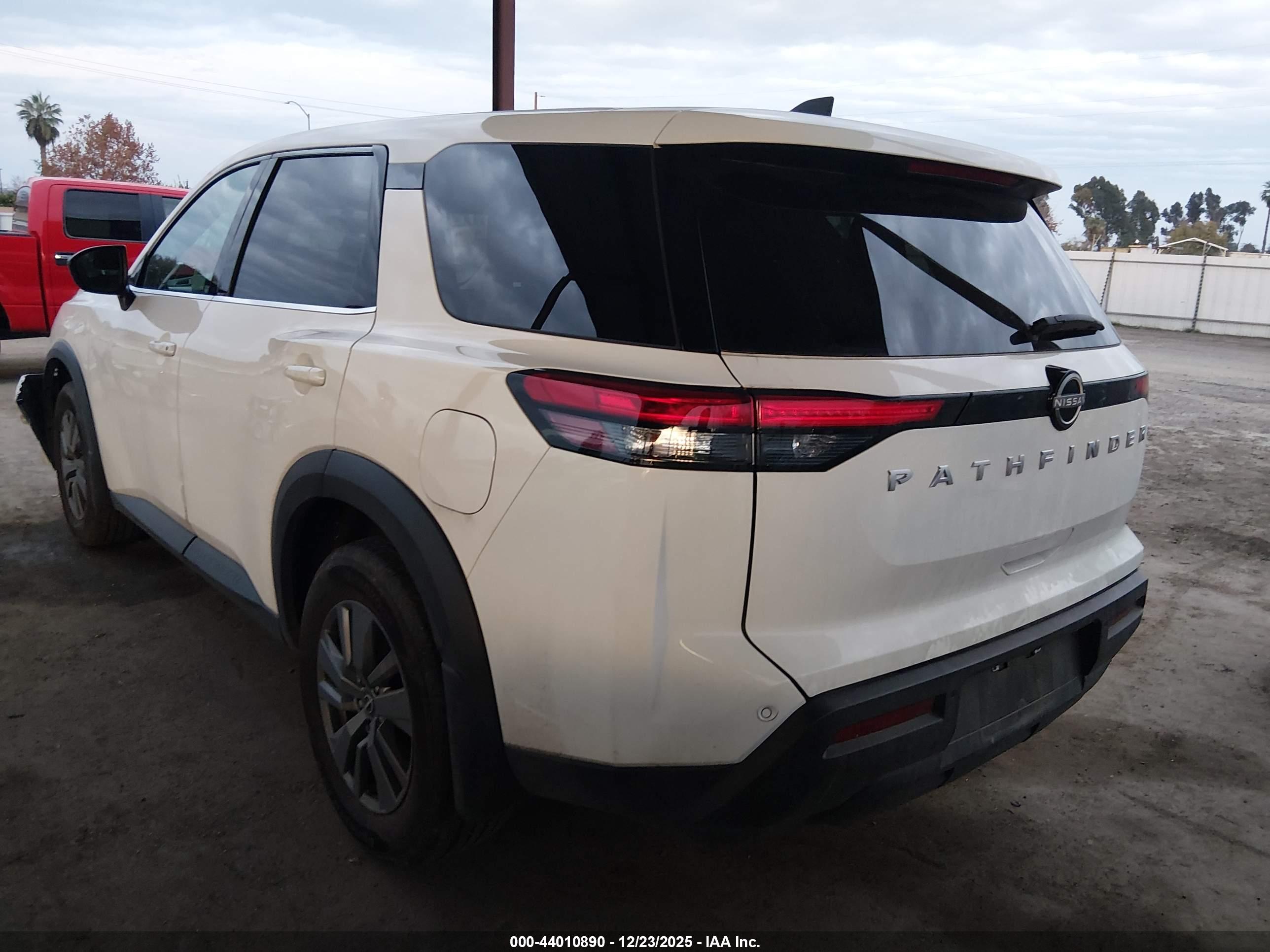 NISSAN PATHFINDER image 3