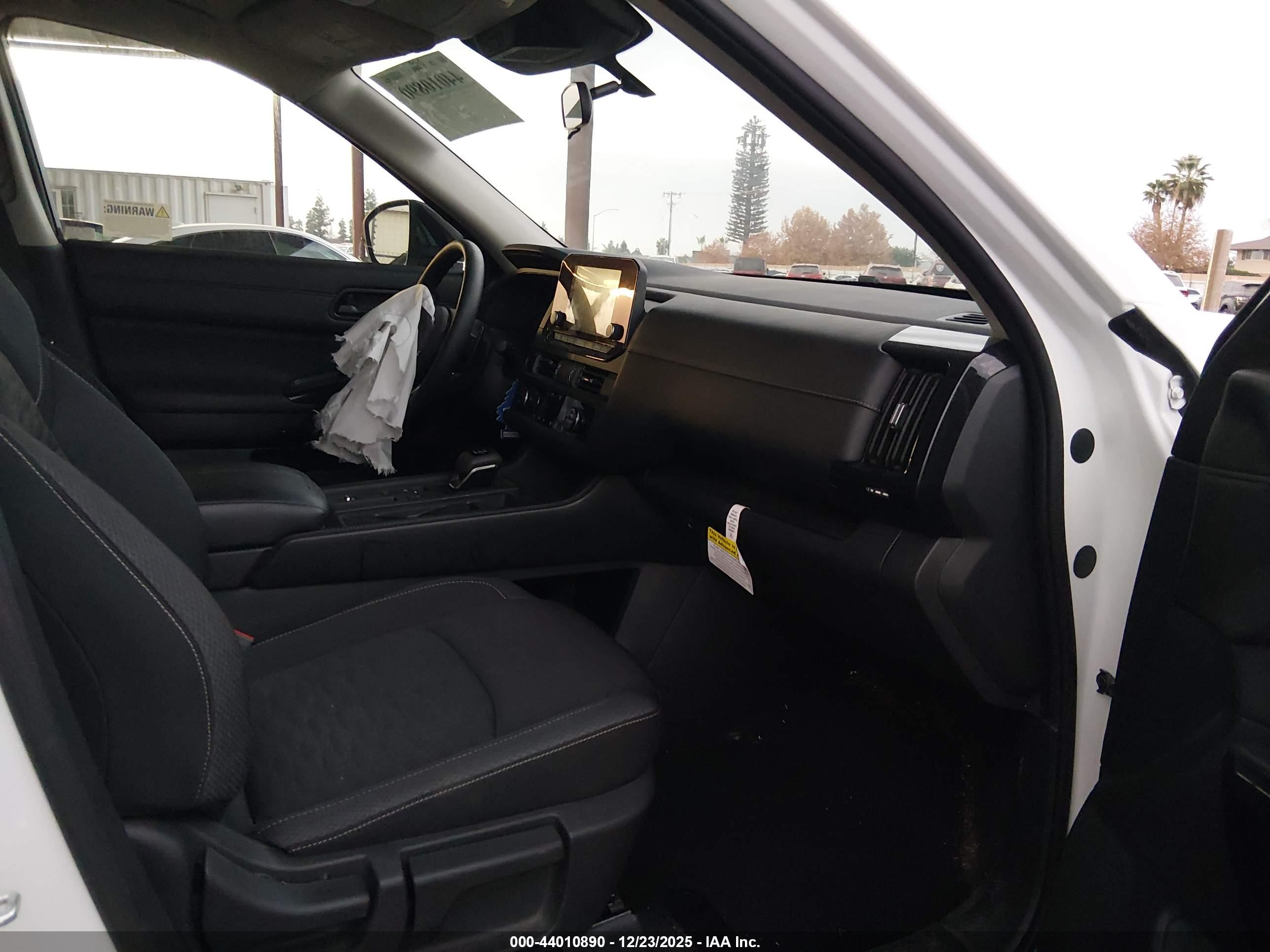 NISSAN PATHFINDER image 5