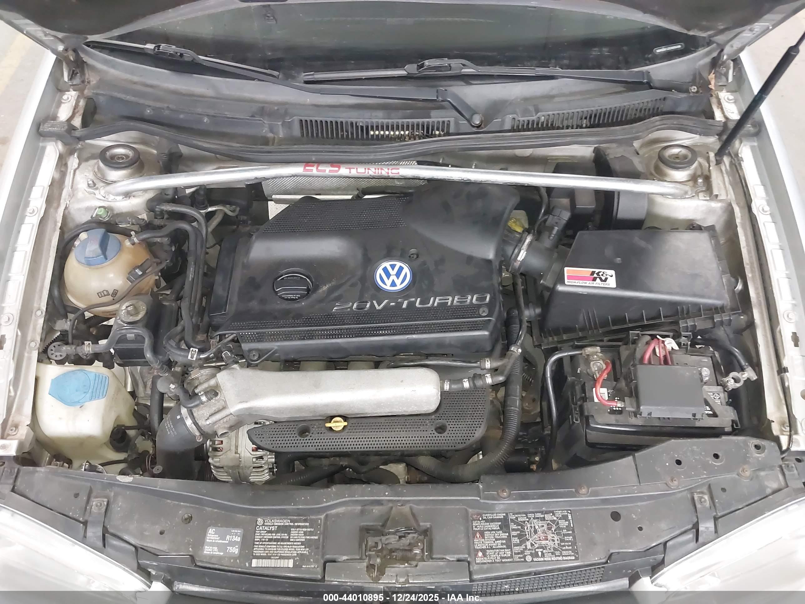 VOLKSWAGEN GTI image 10