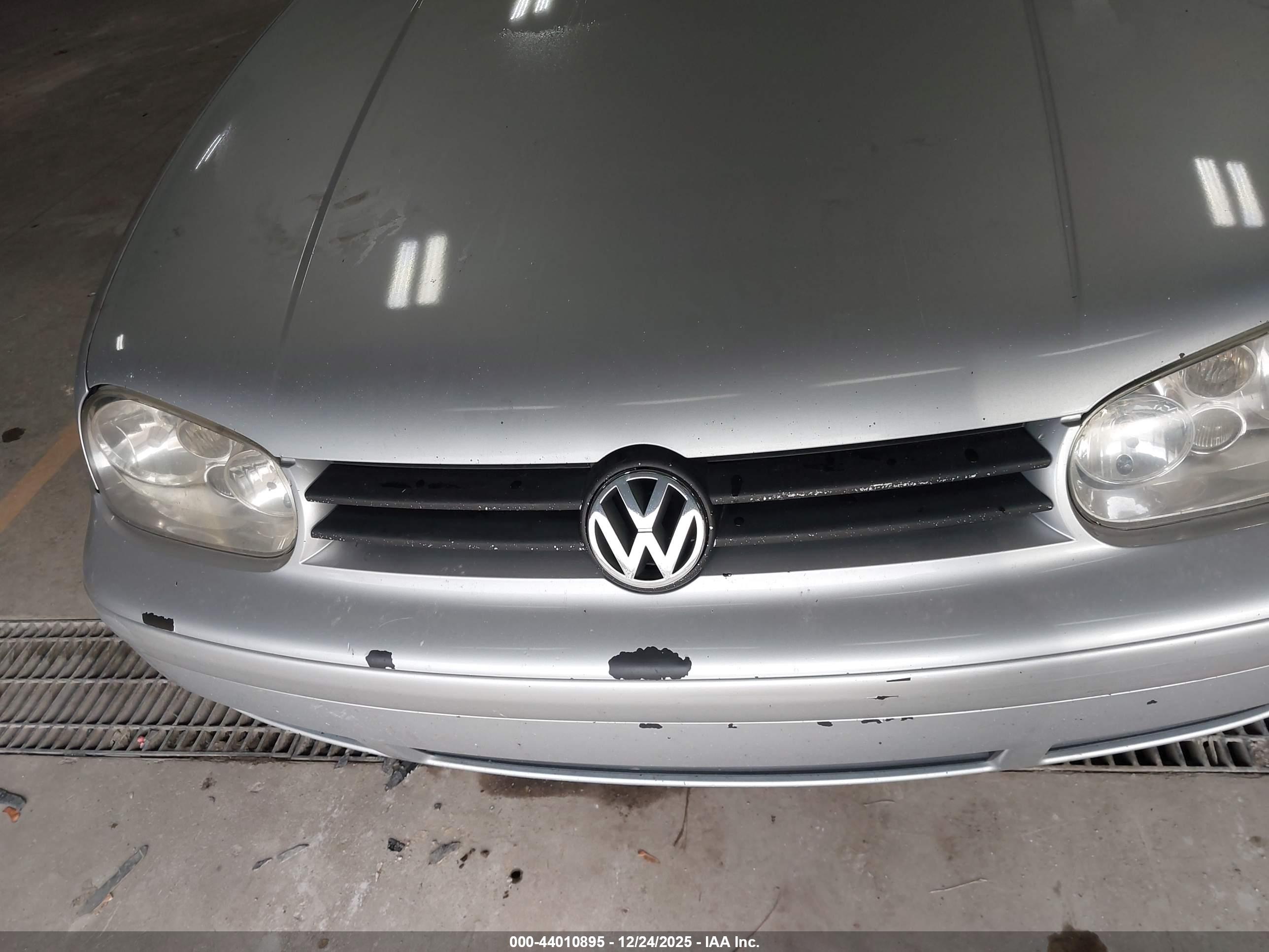 VOLKSWAGEN GTI image 6