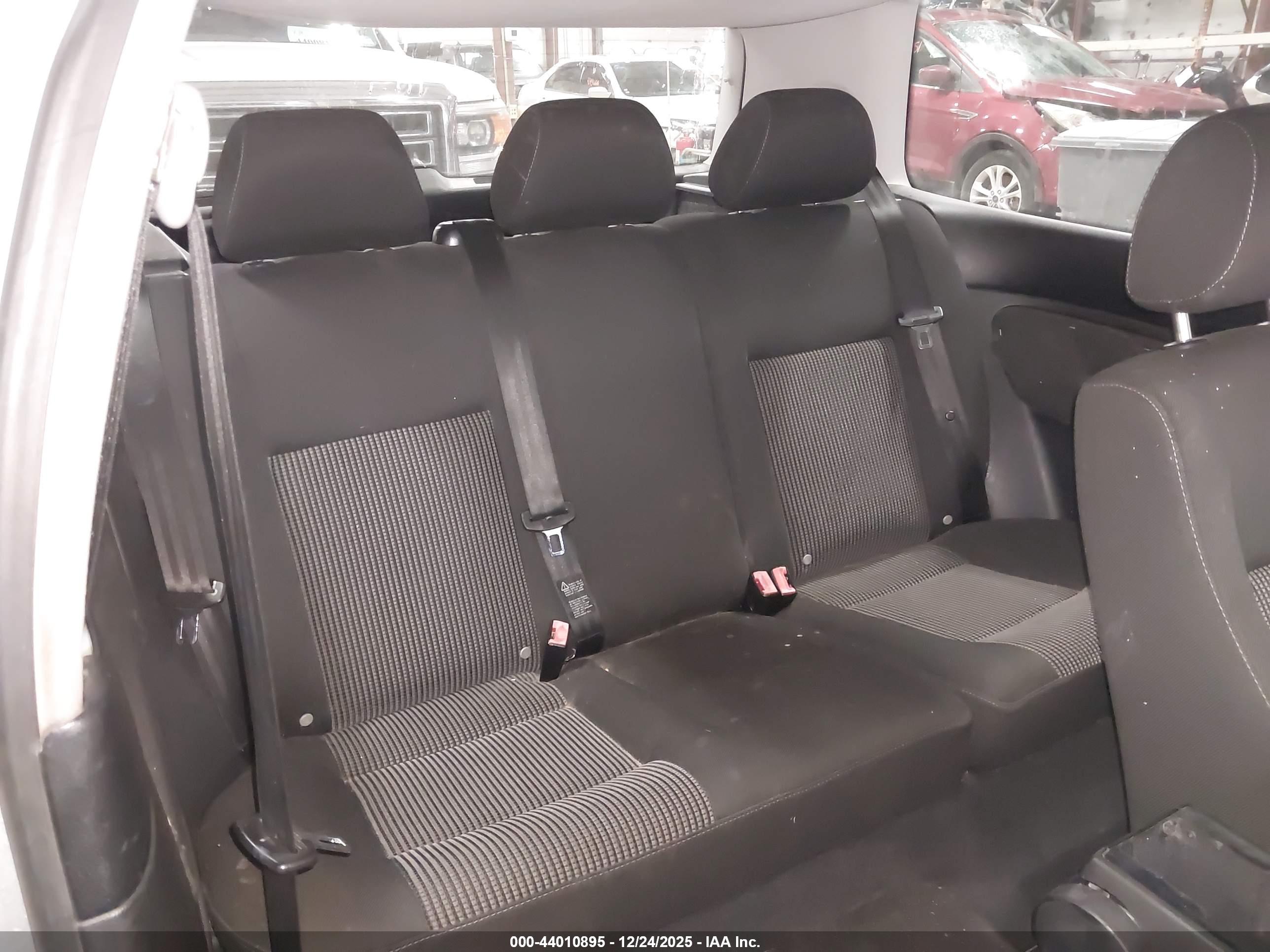VOLKSWAGEN GTI image 8