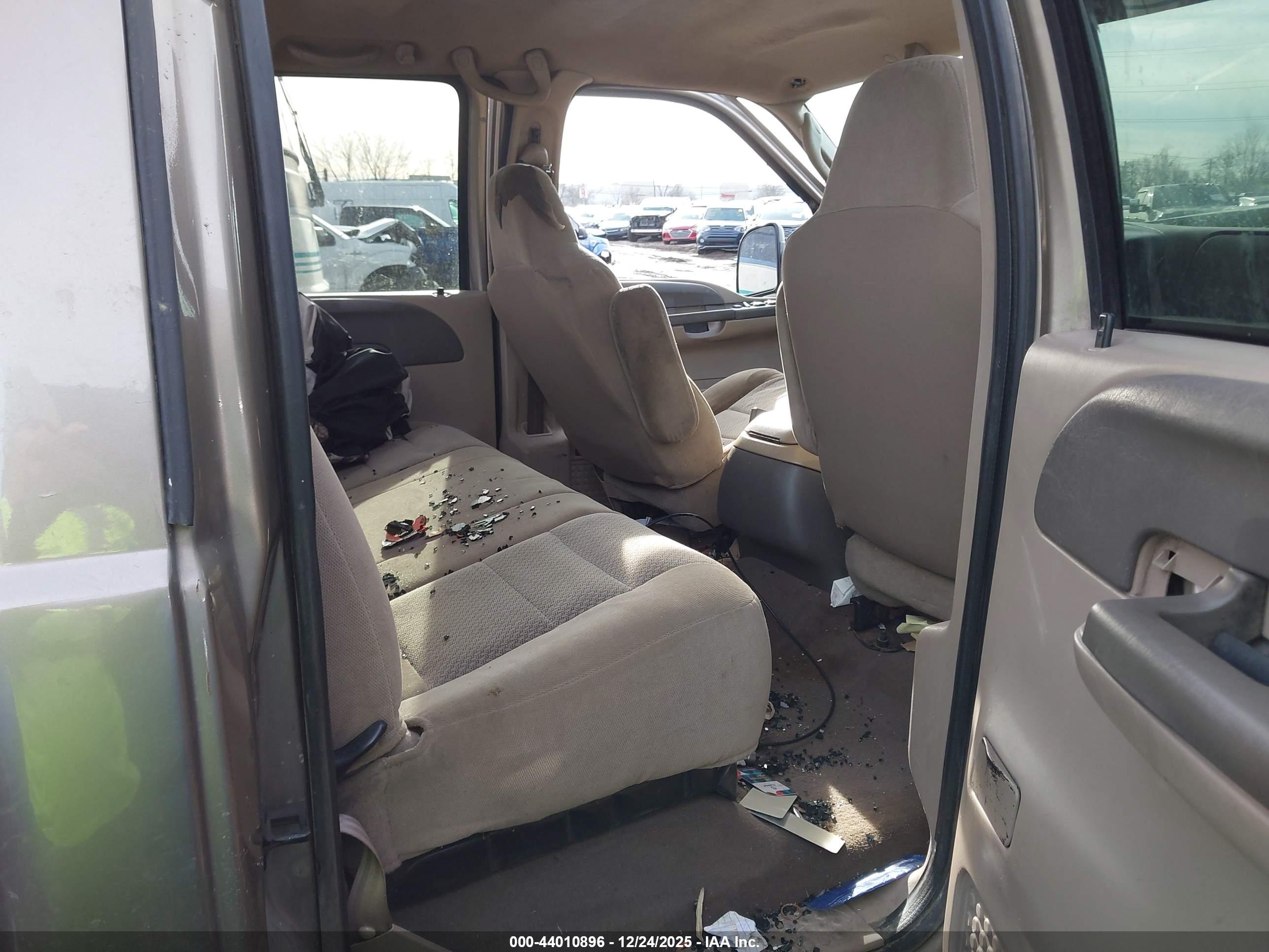 FORD F-250 image 8