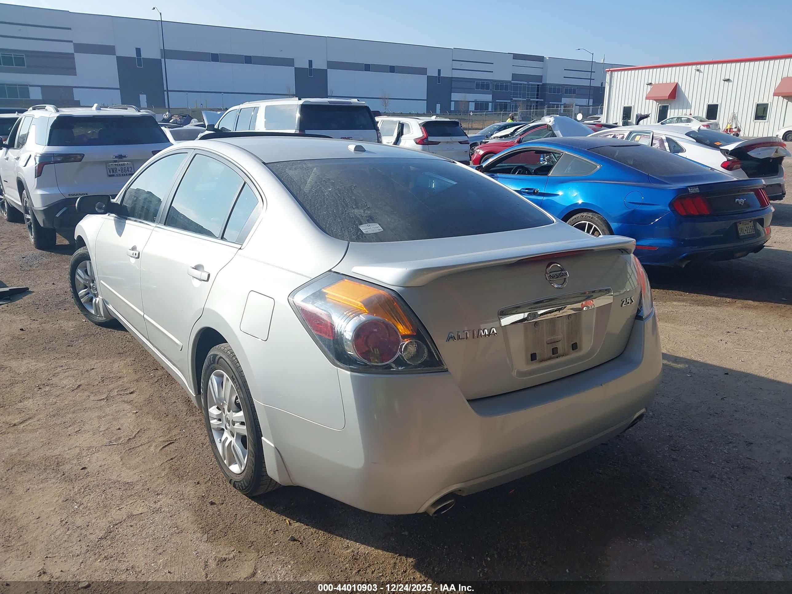 NISSAN ALTIMA image 3