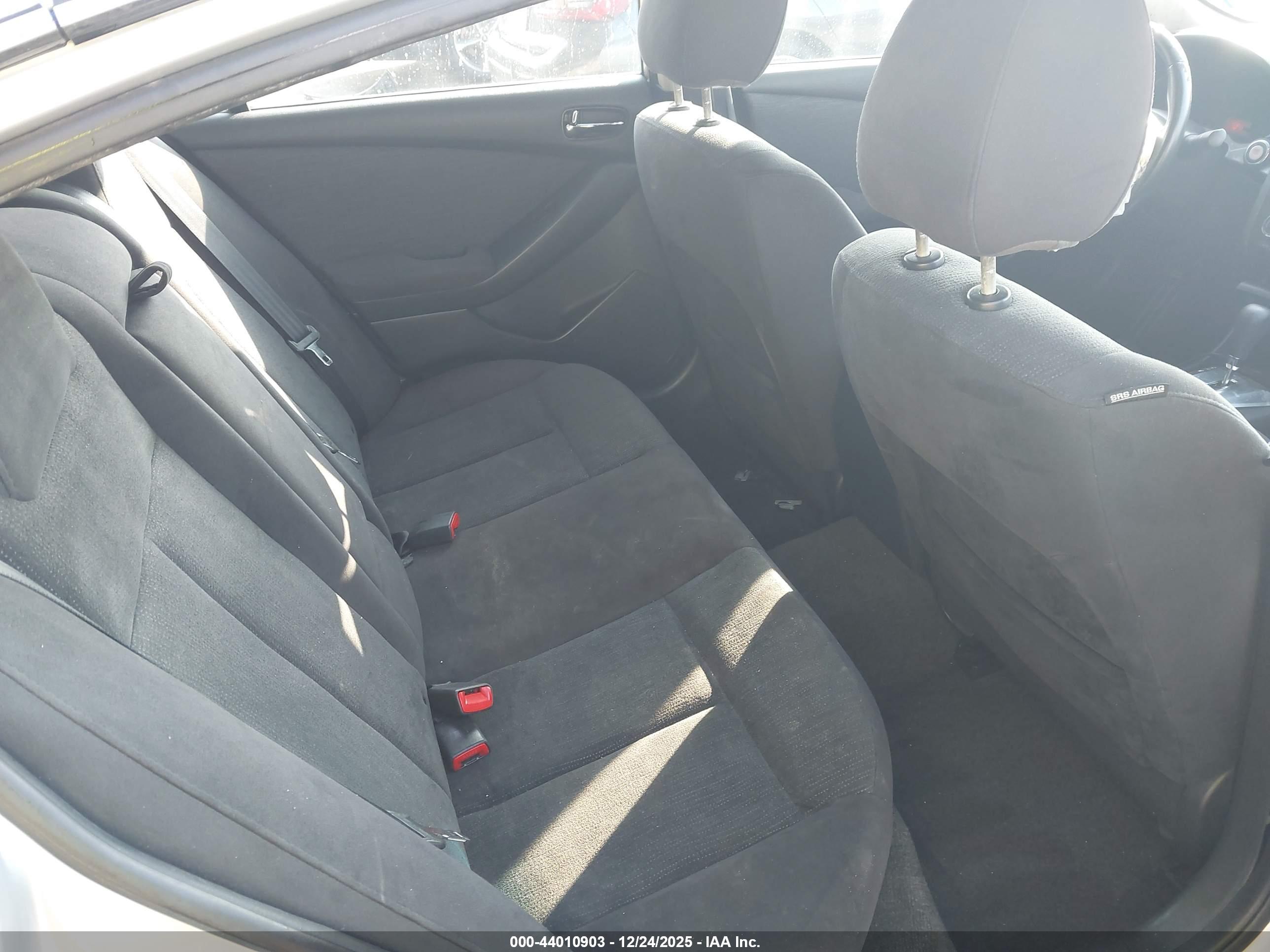 NISSAN ALTIMA image 8