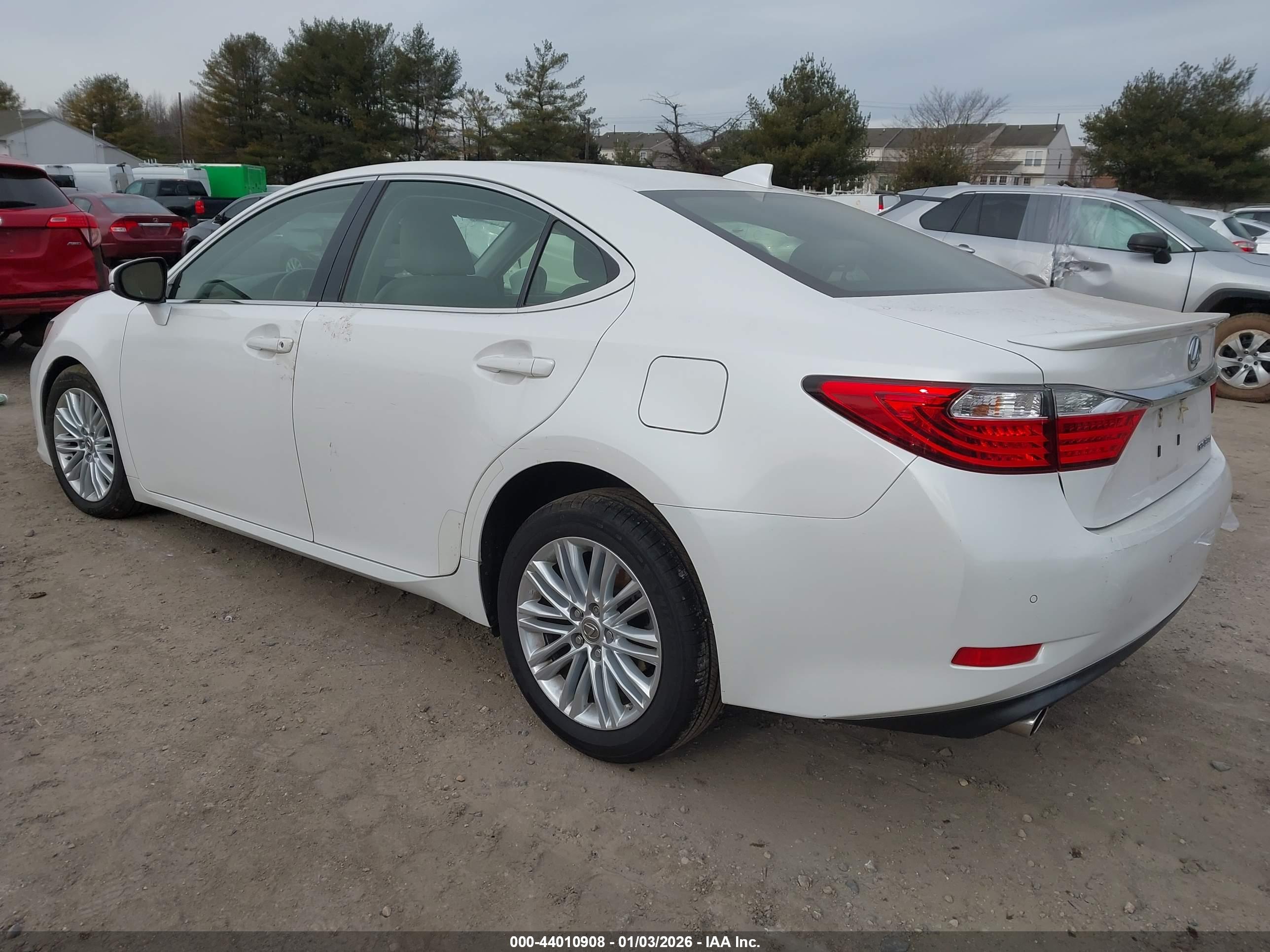LEXUS ES image 3