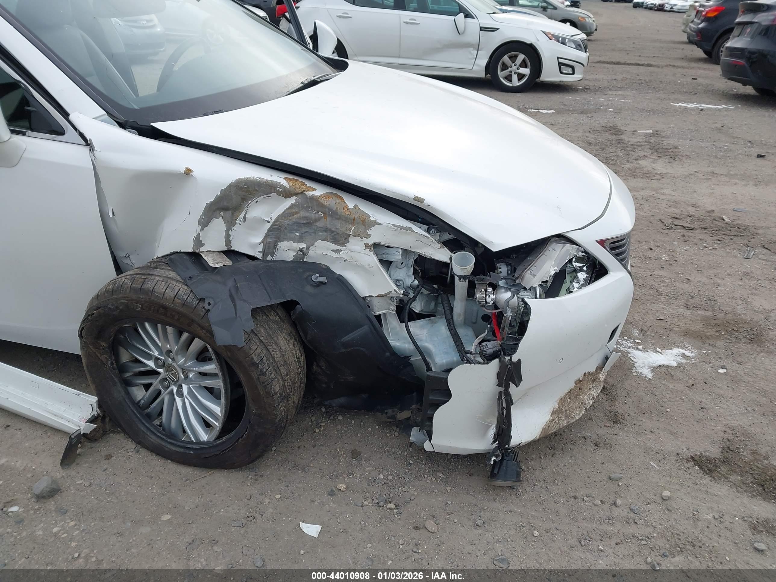 LEXUS ES image 6