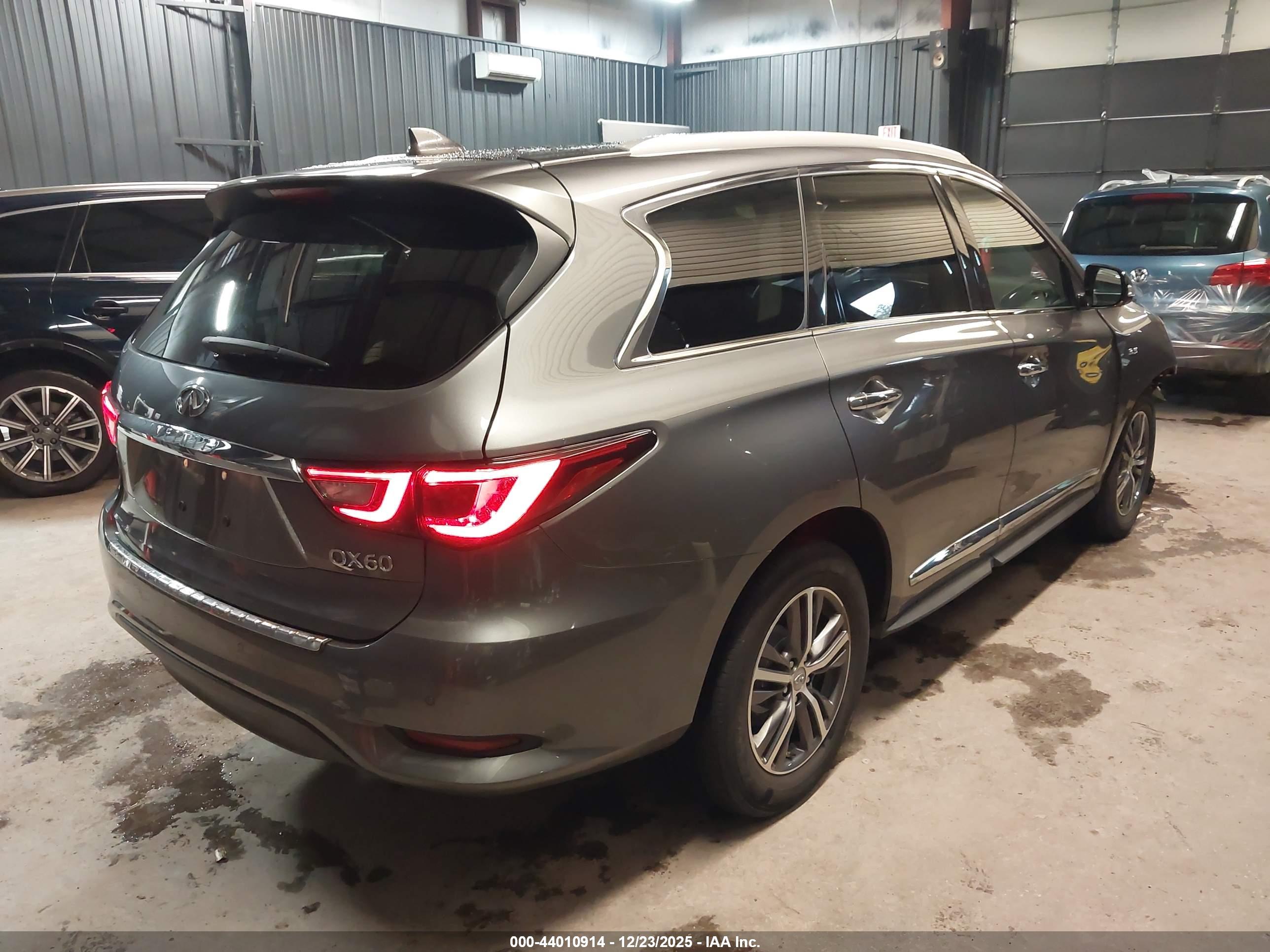 INFINITI QX60 image 4