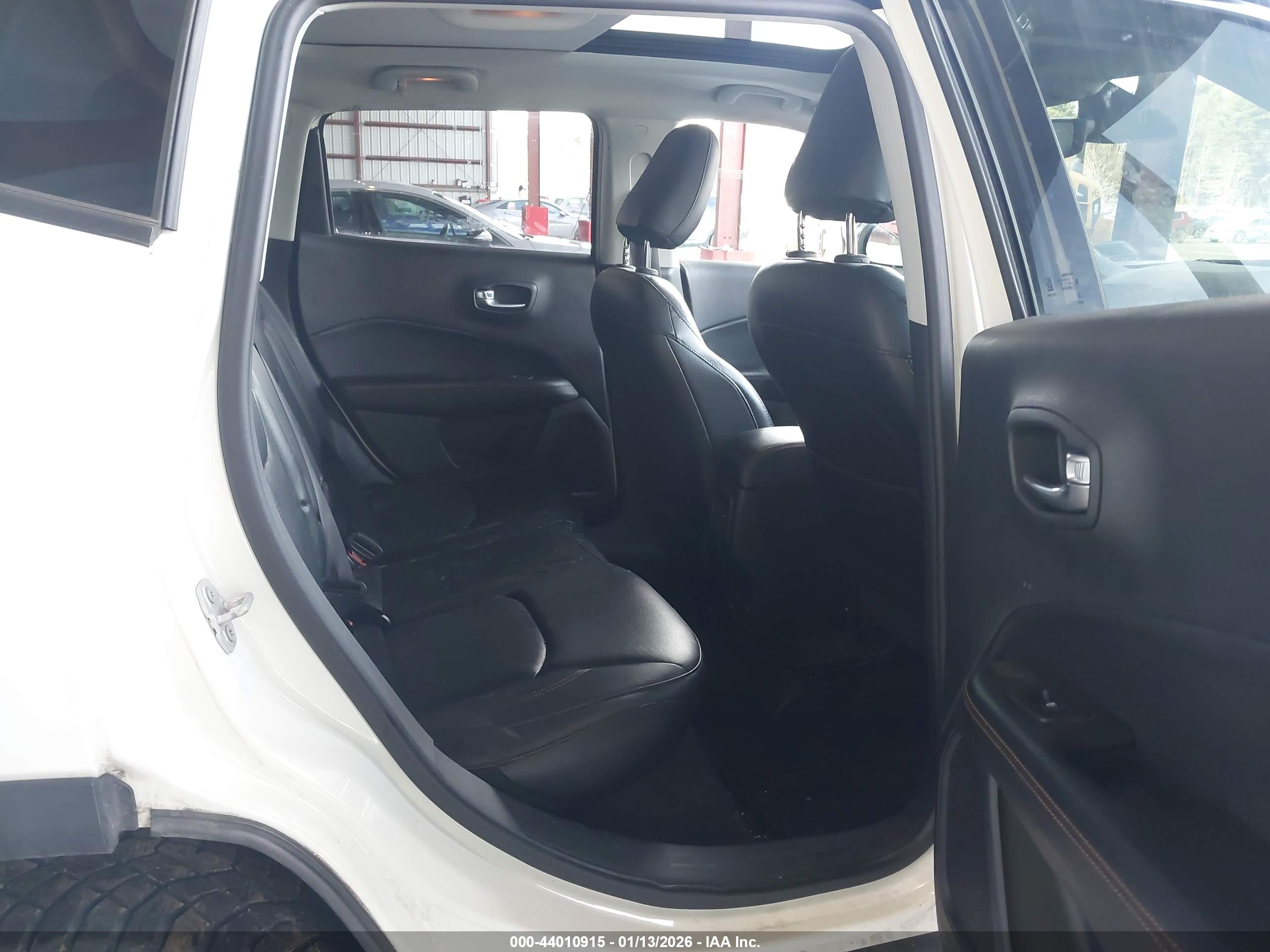 JEEP COMPASS image 8