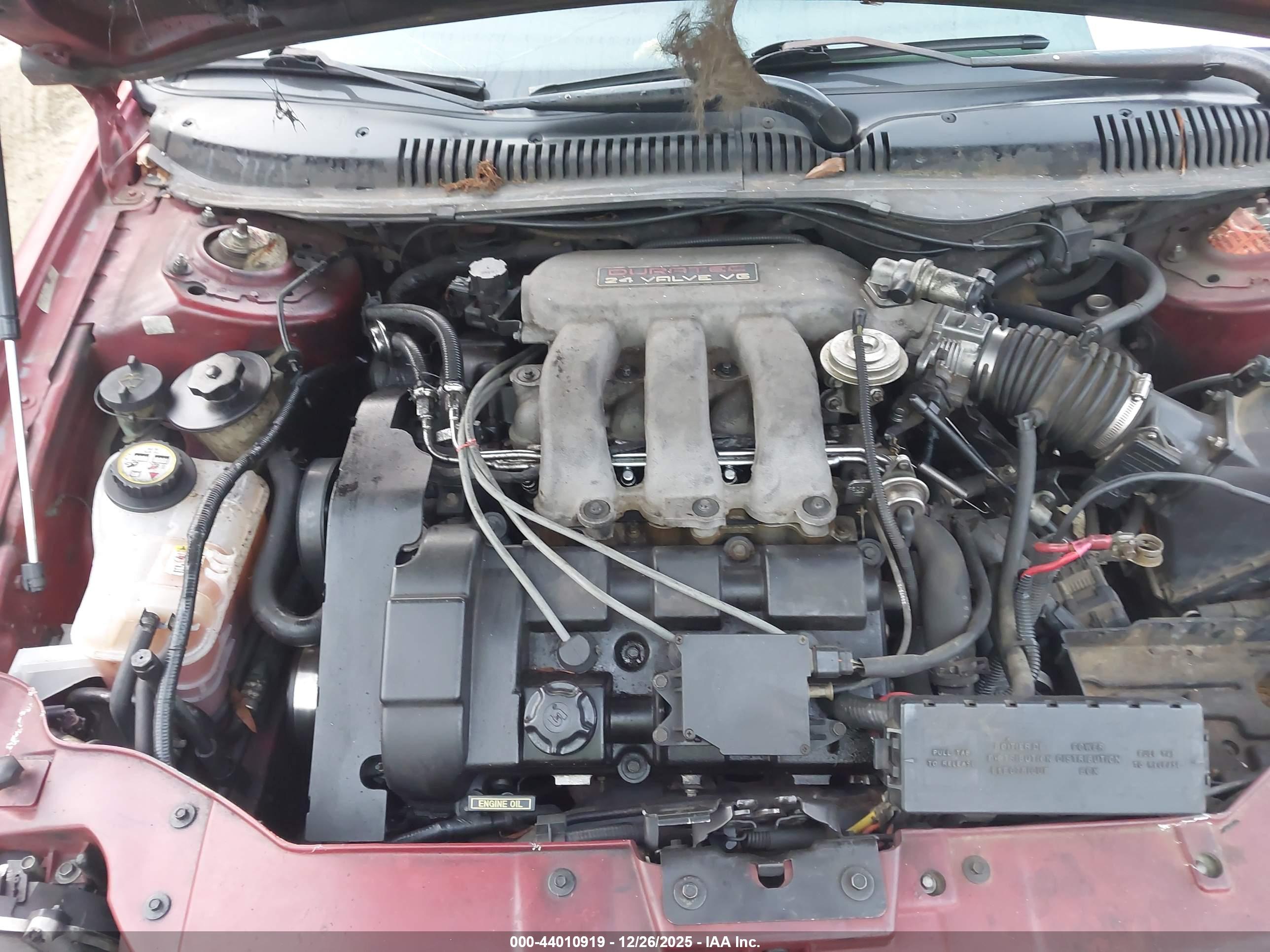 FORD TAURUS image 10