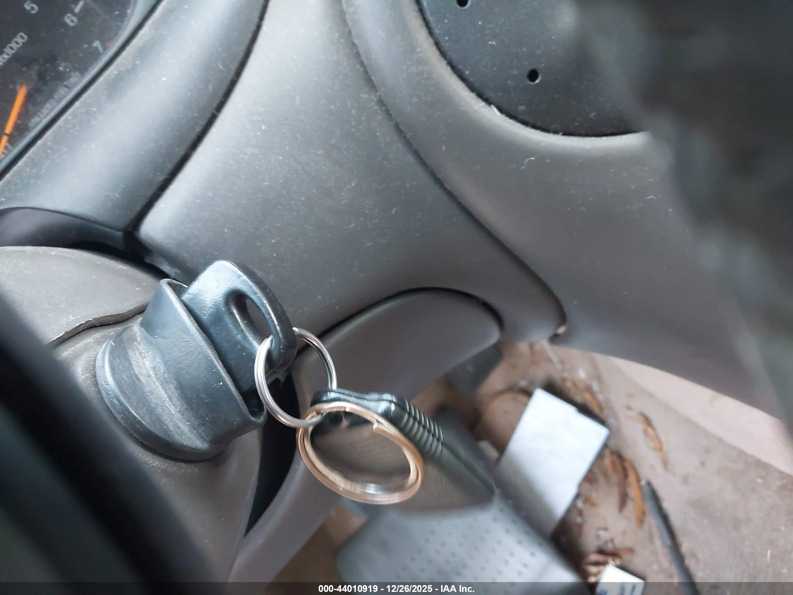FORD TAURUS image 11
