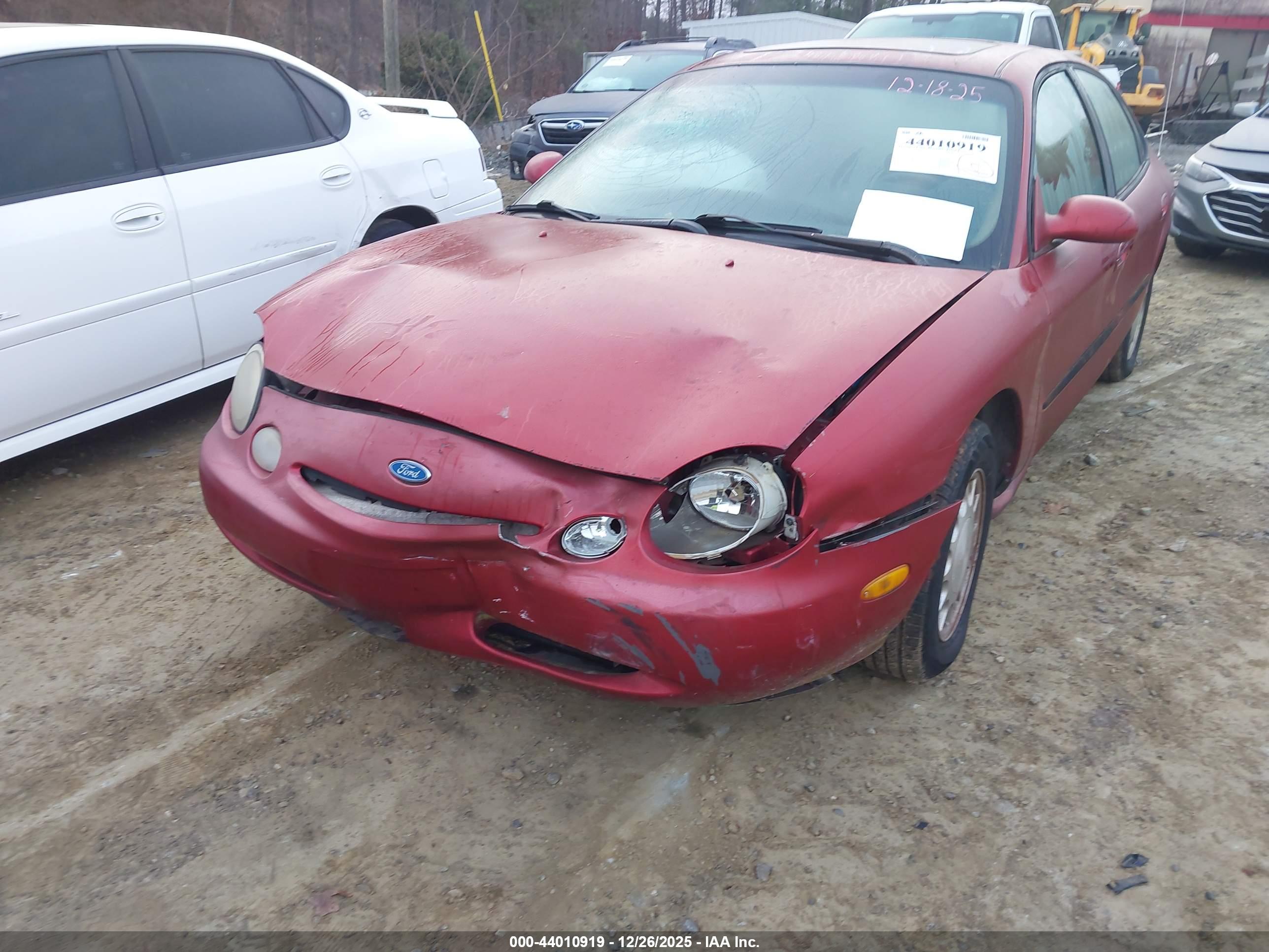FORD TAURUS image 6