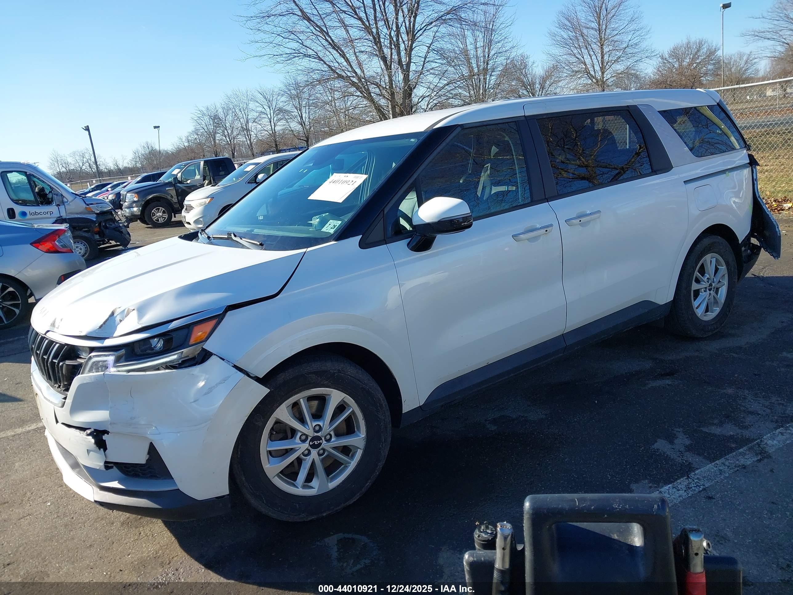 KIA CARNIVAL image 2