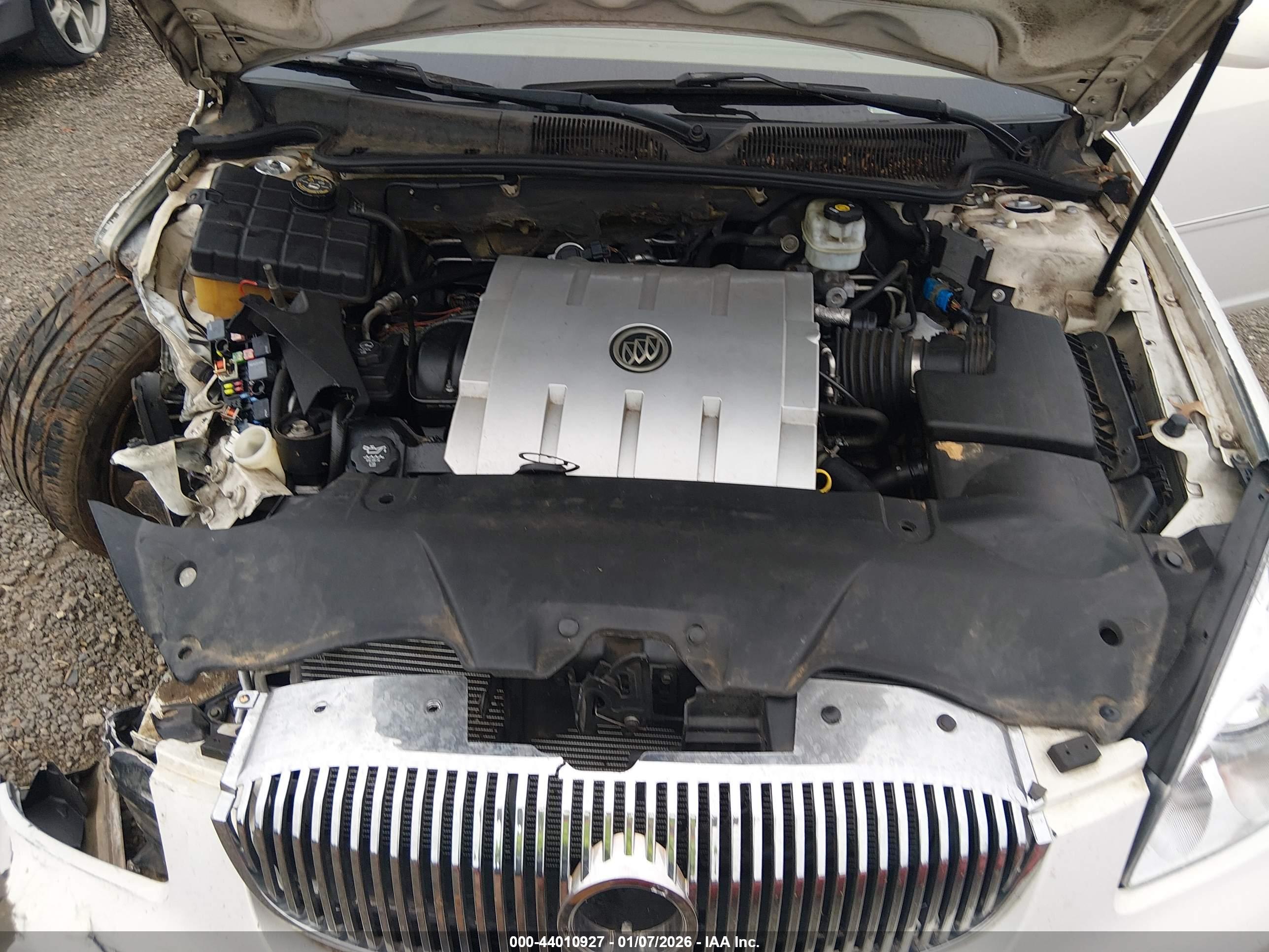 BUICK LUCERNE image 10