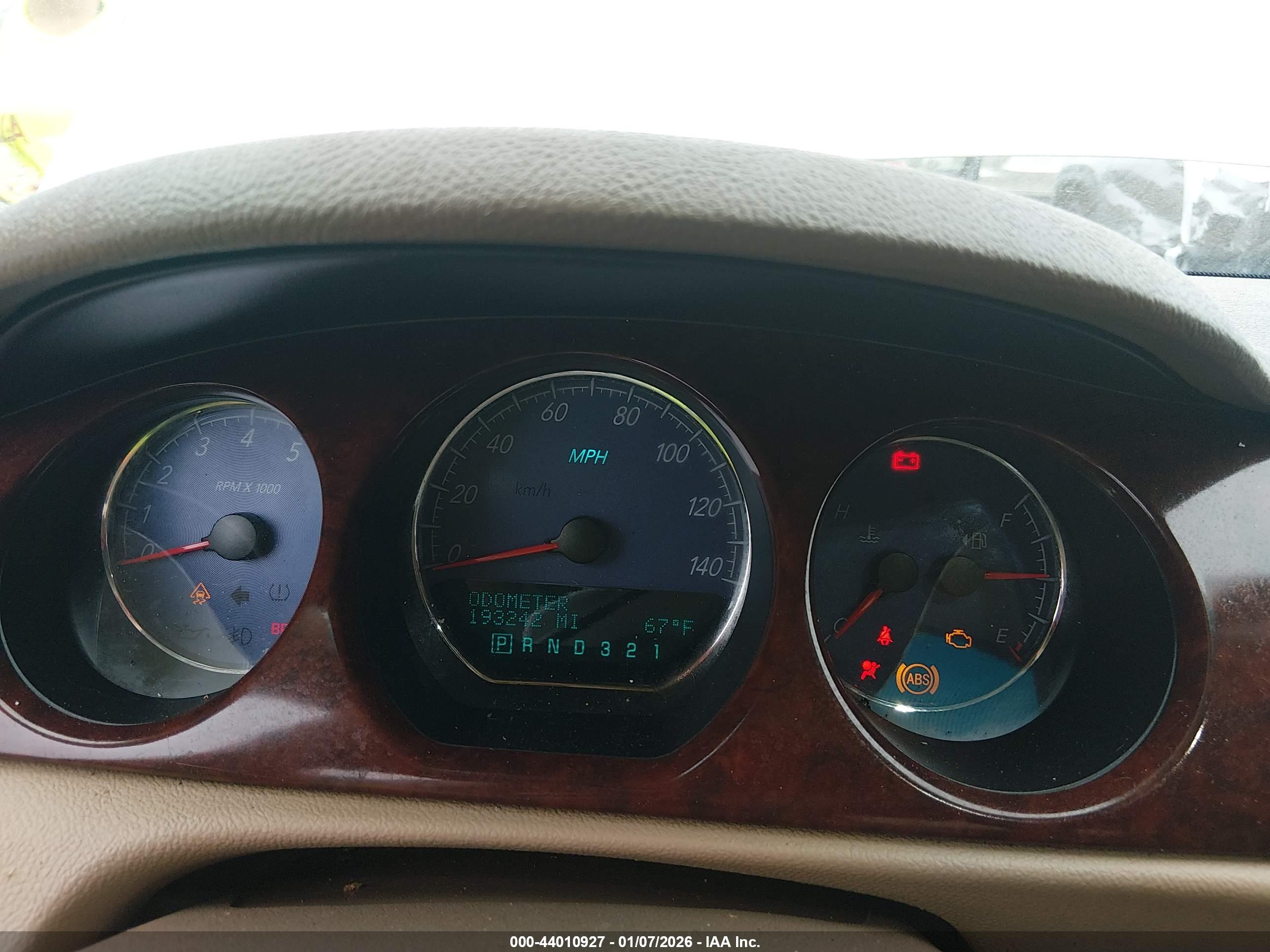 BUICK LUCERNE image 7